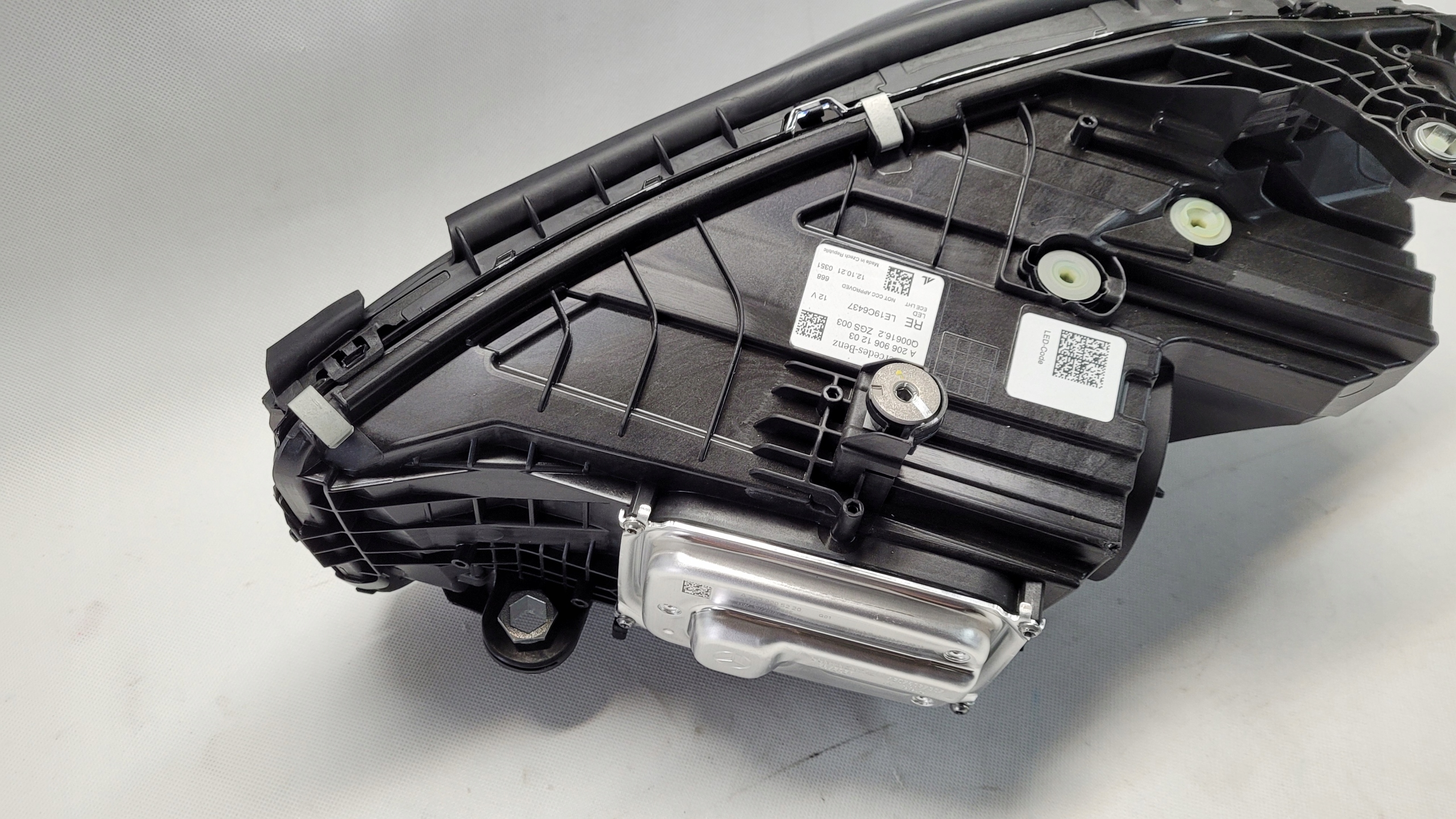 MERCEDES C-KLASA W206 LAMPA PRZÓD PRAWA FULL LED H Wersja Europejska