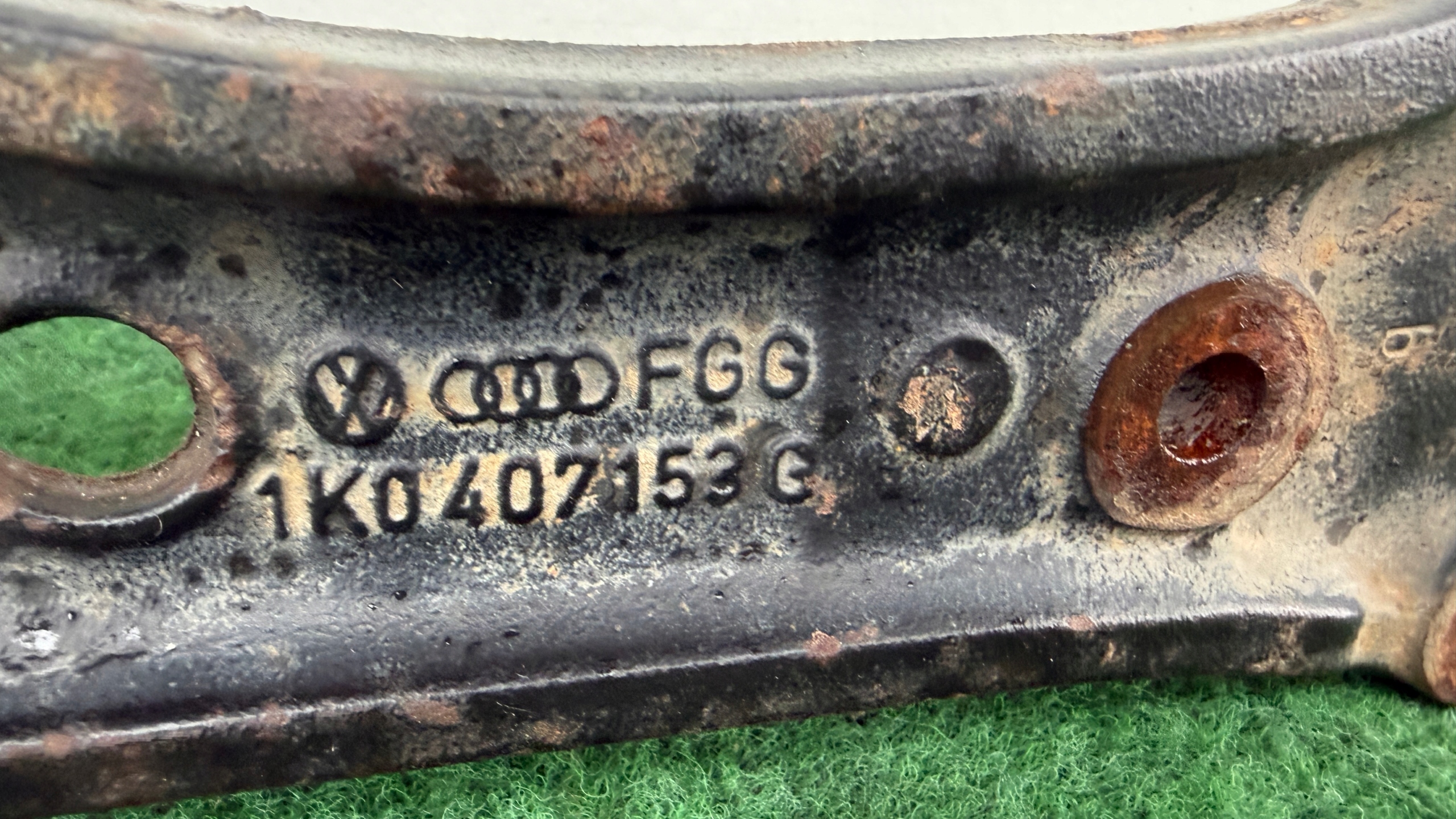left arm front VW GOLF V 5 AUDI A3 8P SEAT LEON 1K0407153G K145/02V