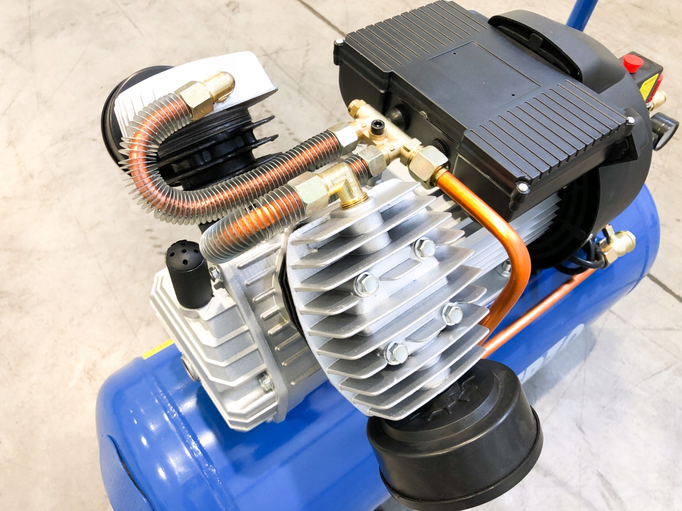 KOMPRESOR TŁOKOWY SPRĘŻARKA 50L 2 CYL. V JOSVAL Marka Josval