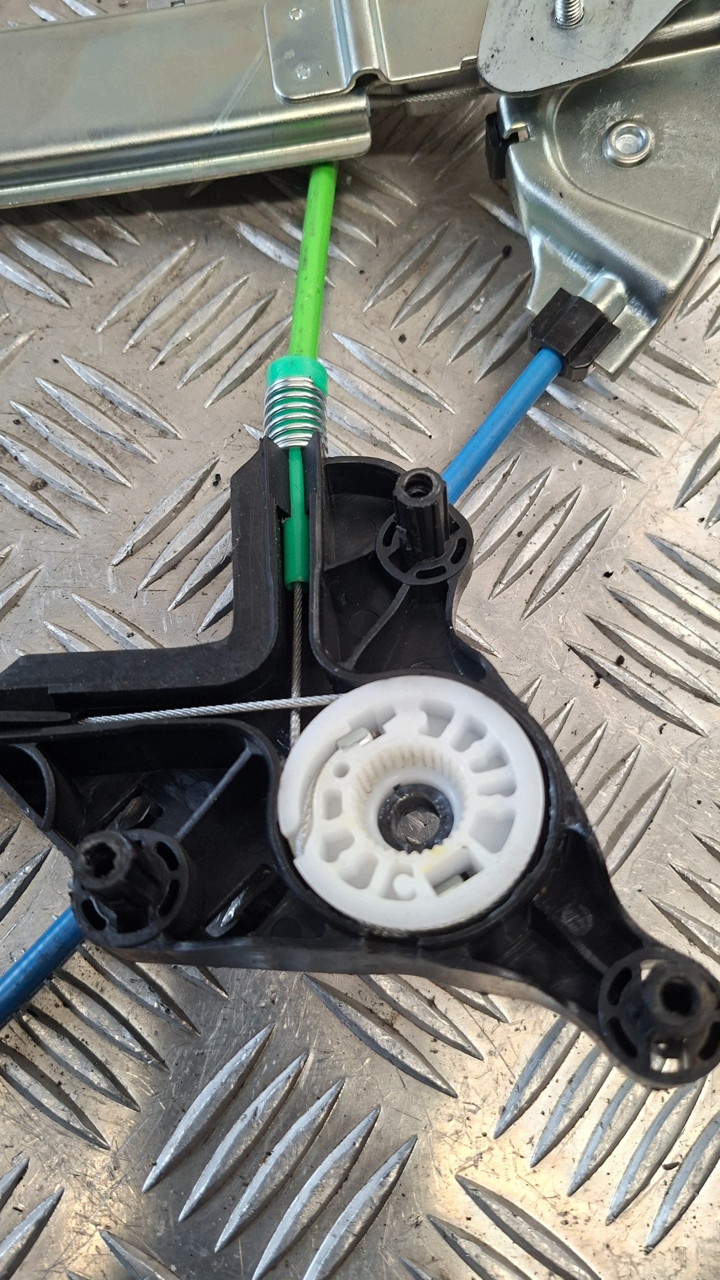 window regulator left PRZOW PEUGEOT 307 CC