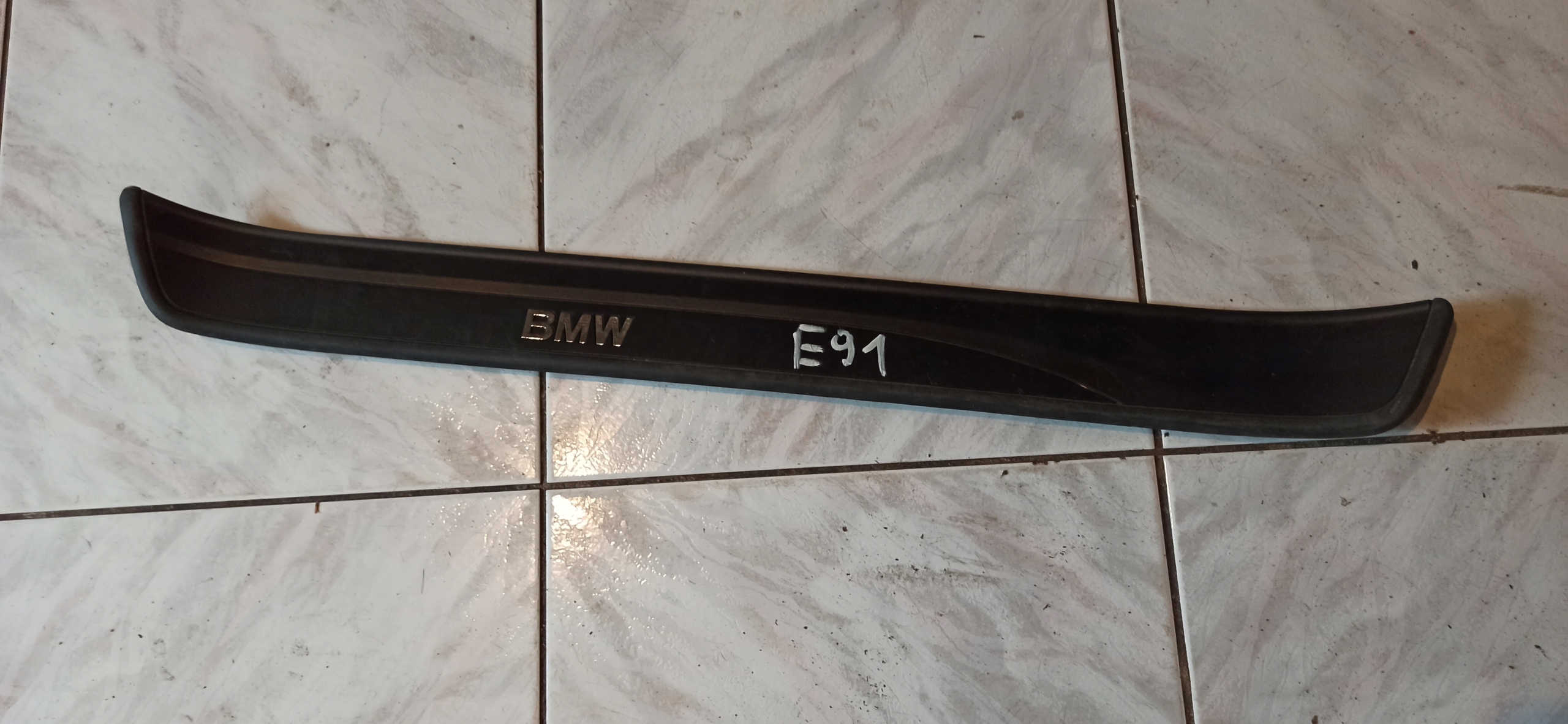 Moulage Jupe Interne Gauche Avant BMW E90 E91