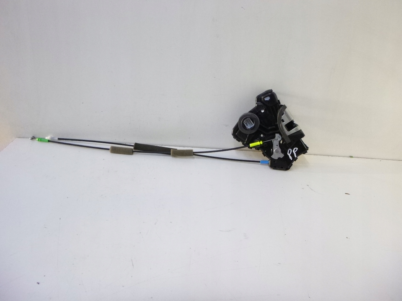 lock door front right Toyota Avensis III T270