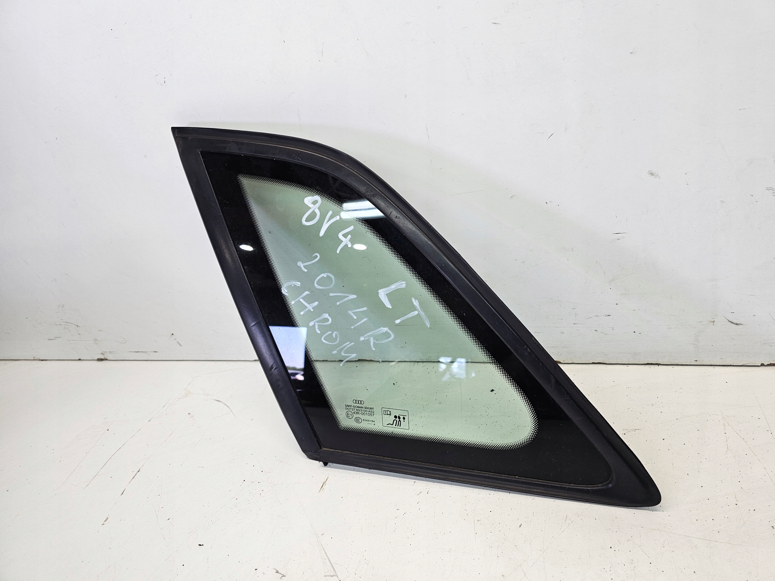 window bodywork left rear part AUDI A3 8V4 2014 R below LISTWE chrome