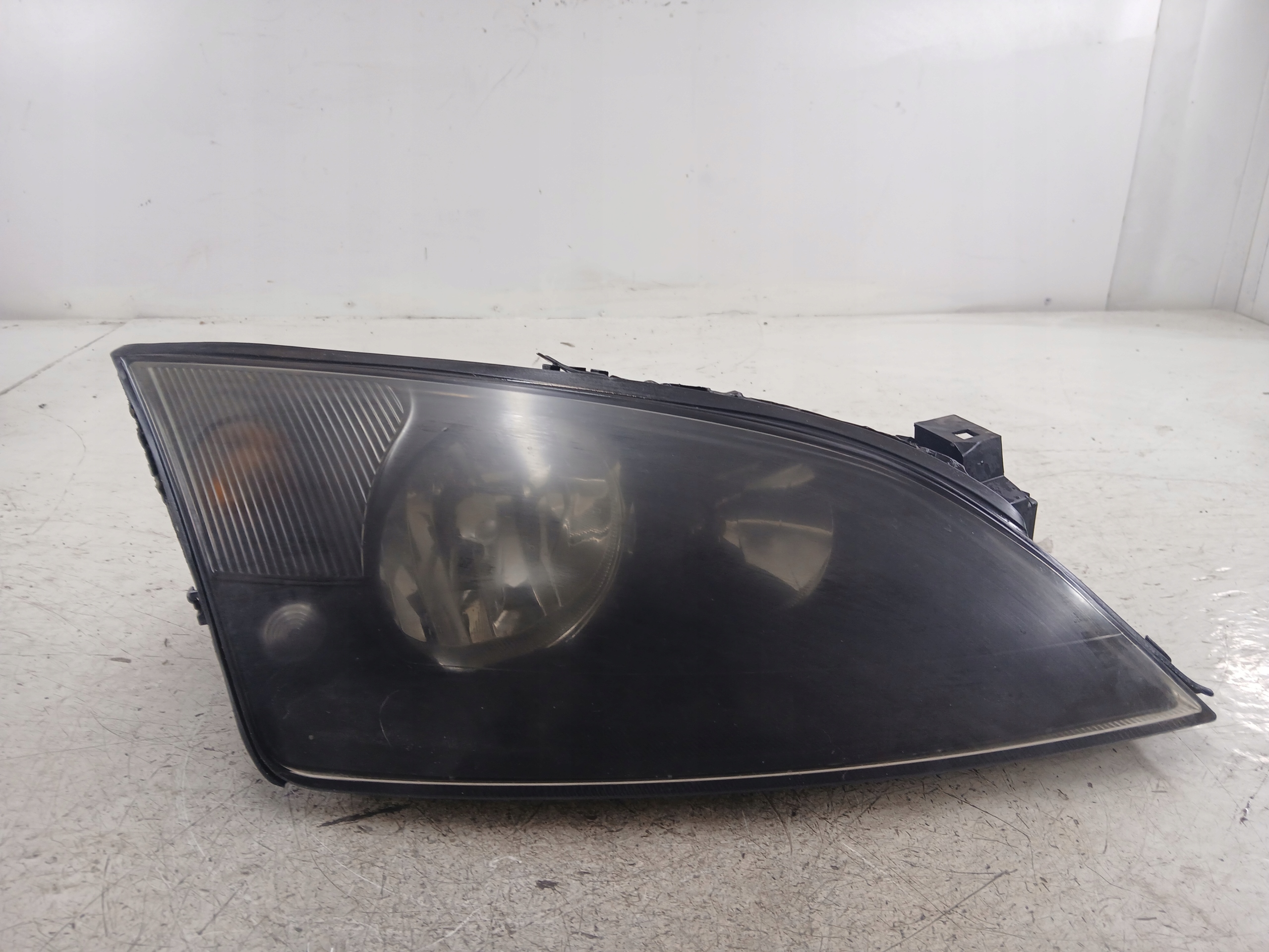 FORD MONDEO MK3 light right front CIEMNA TUNING