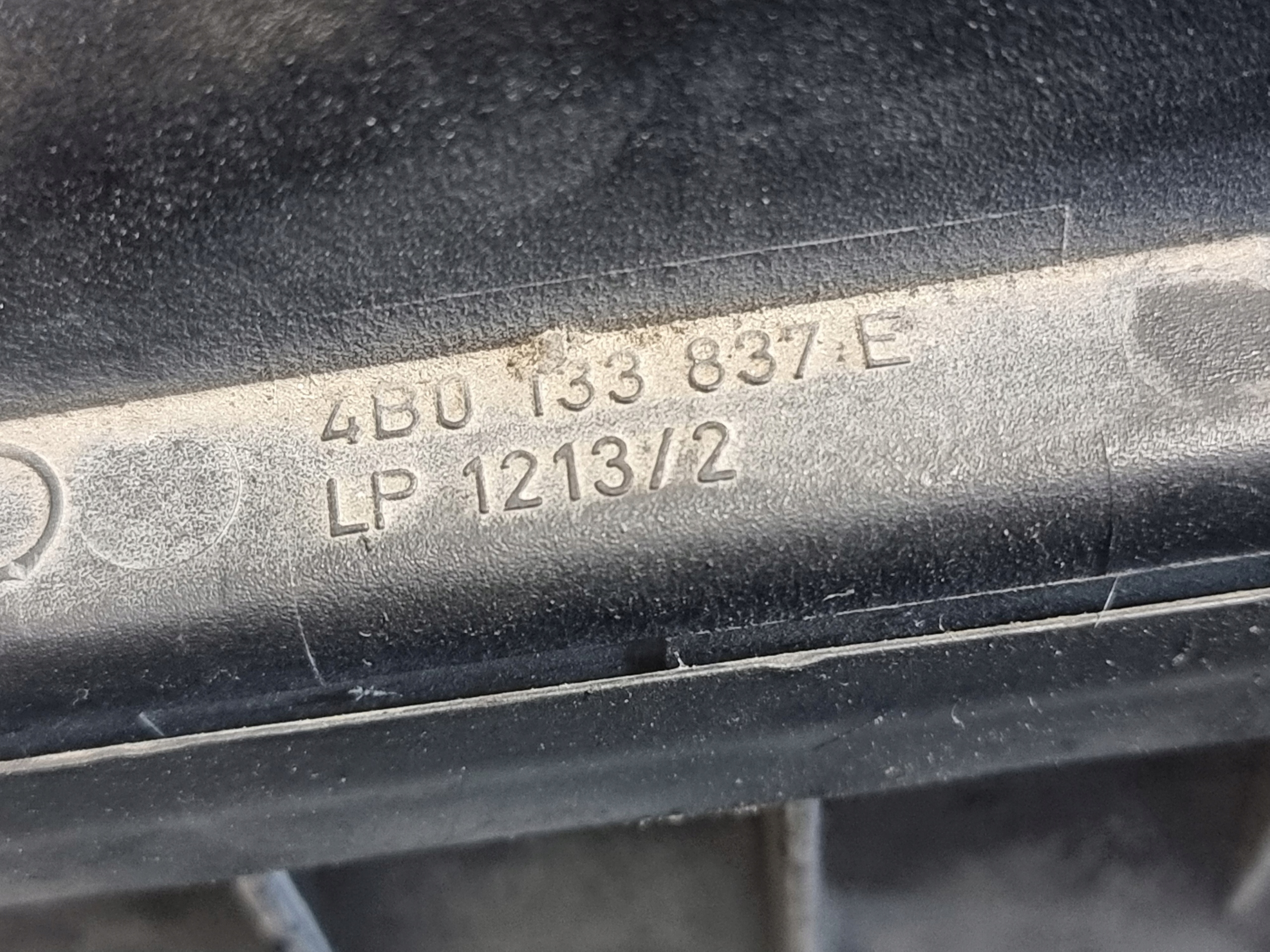 Gehäuse filter luft OE 4B0133837E AUDI A6 C5 2.5 TDI 00r