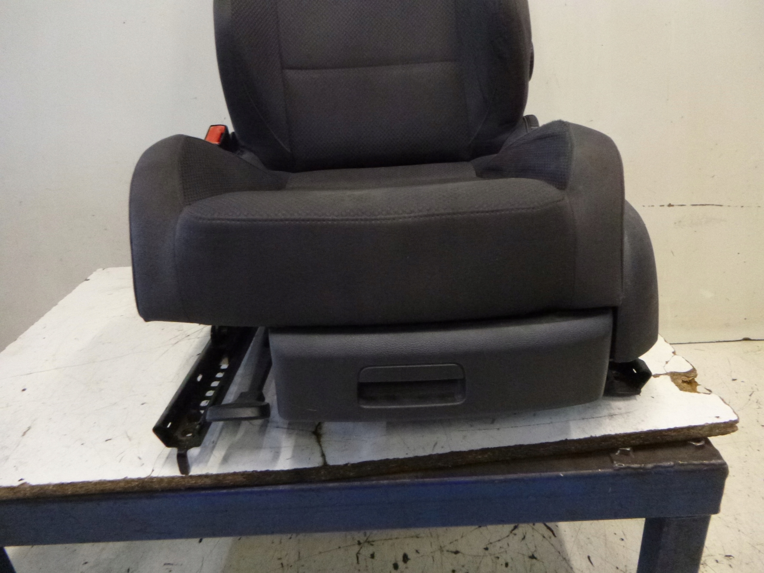 Sitz links VW GOLF V 1K3881105 BP 2006r. 3D