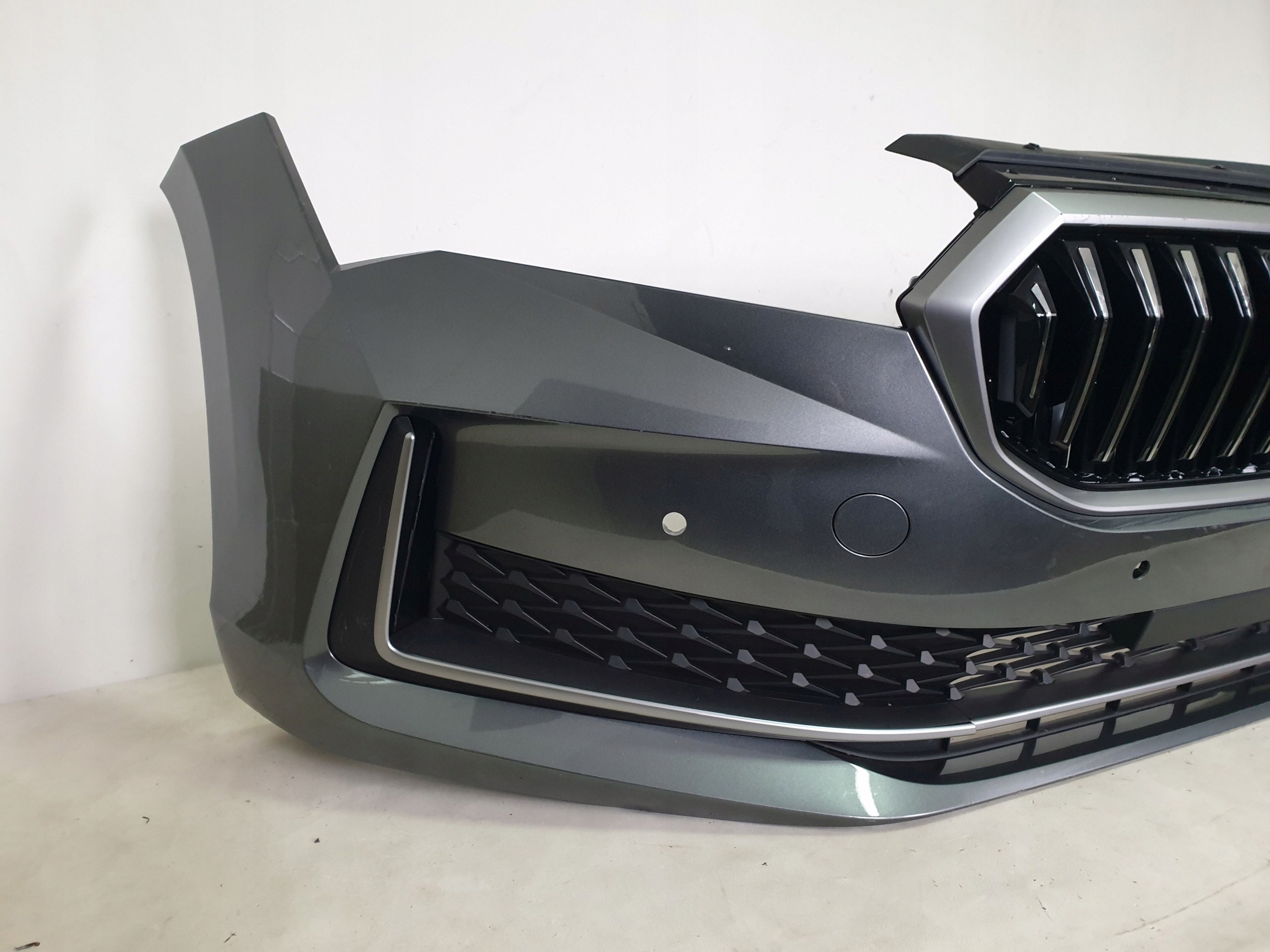 SKODA SUPERB IV 3P0 23-> bumper front front 4 x PDC cover 3P0807221