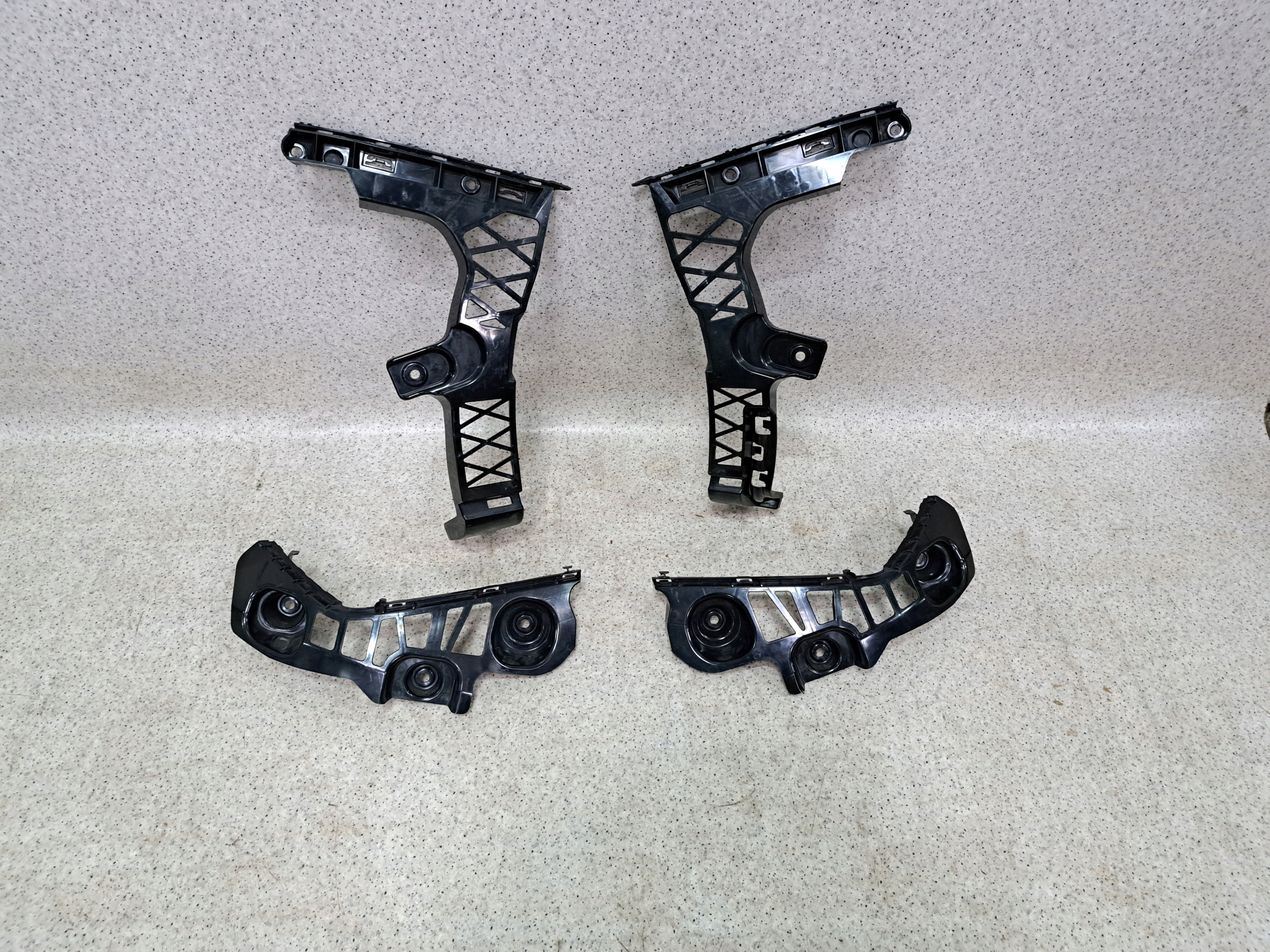 A1188850100 A1188850200 - MERCEDES CLA W118 крепление скольжения задний левый правый