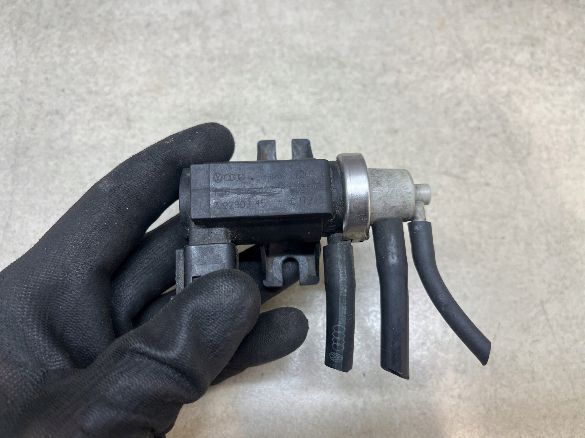 Vanne à vide AUDI A4 B6 2.5 TDI 72290345