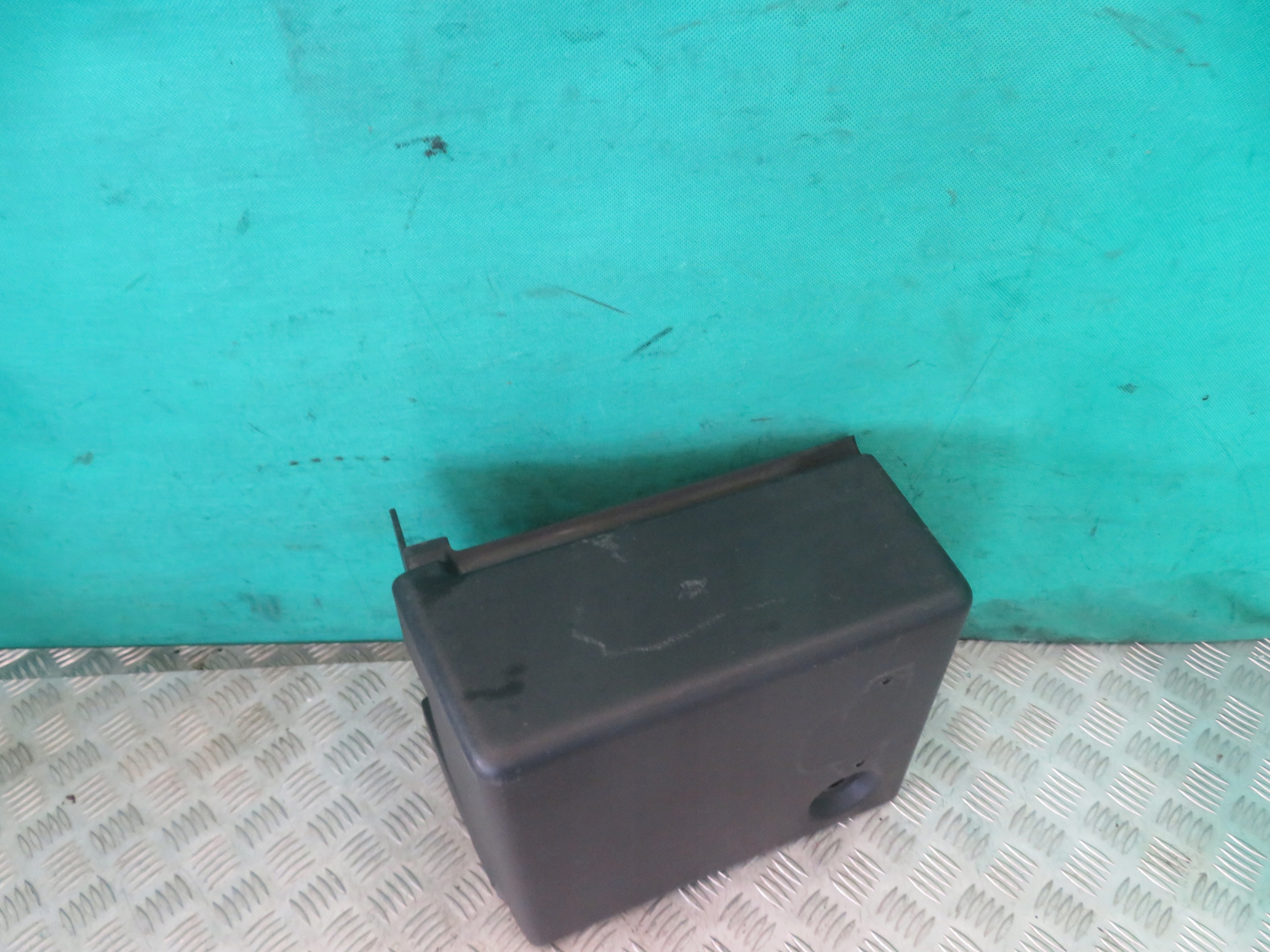 Blende Abdeckung Abdeckung AKUMULATORA rechts SCANIA G410 1945947