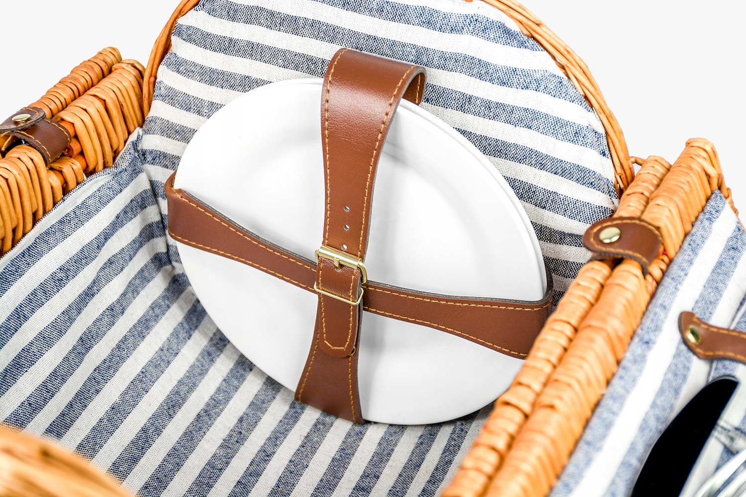 KOSZ WIKLINOWY PIKNIKOWY NA PREZENT NA RAMIĘ ELEGANCKI MIKOŁAJKI ROCZNICA Szerokość produktu 38 cm
