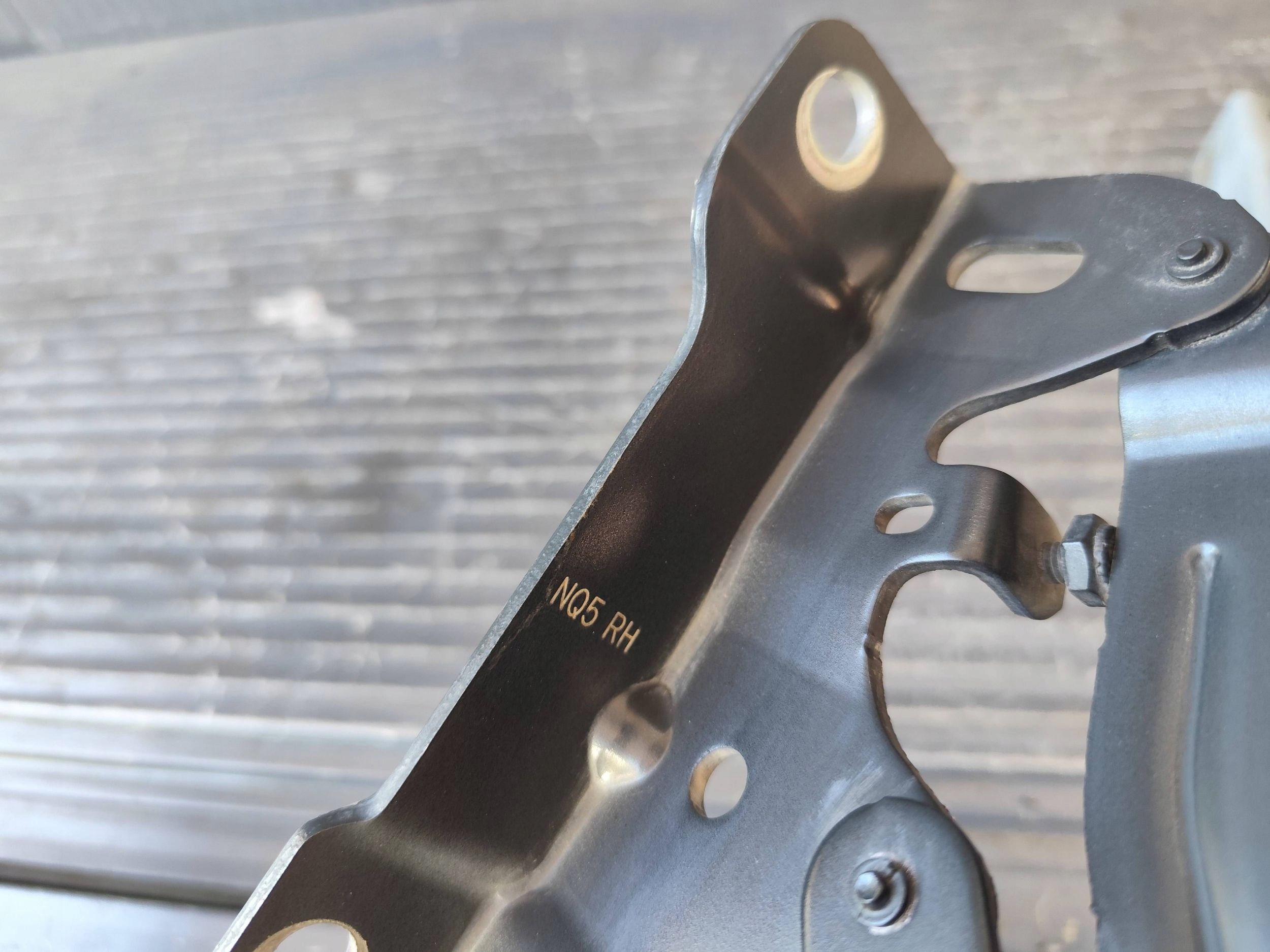 KIA SPORTAGE V hinge bonnets right left KOMPLET