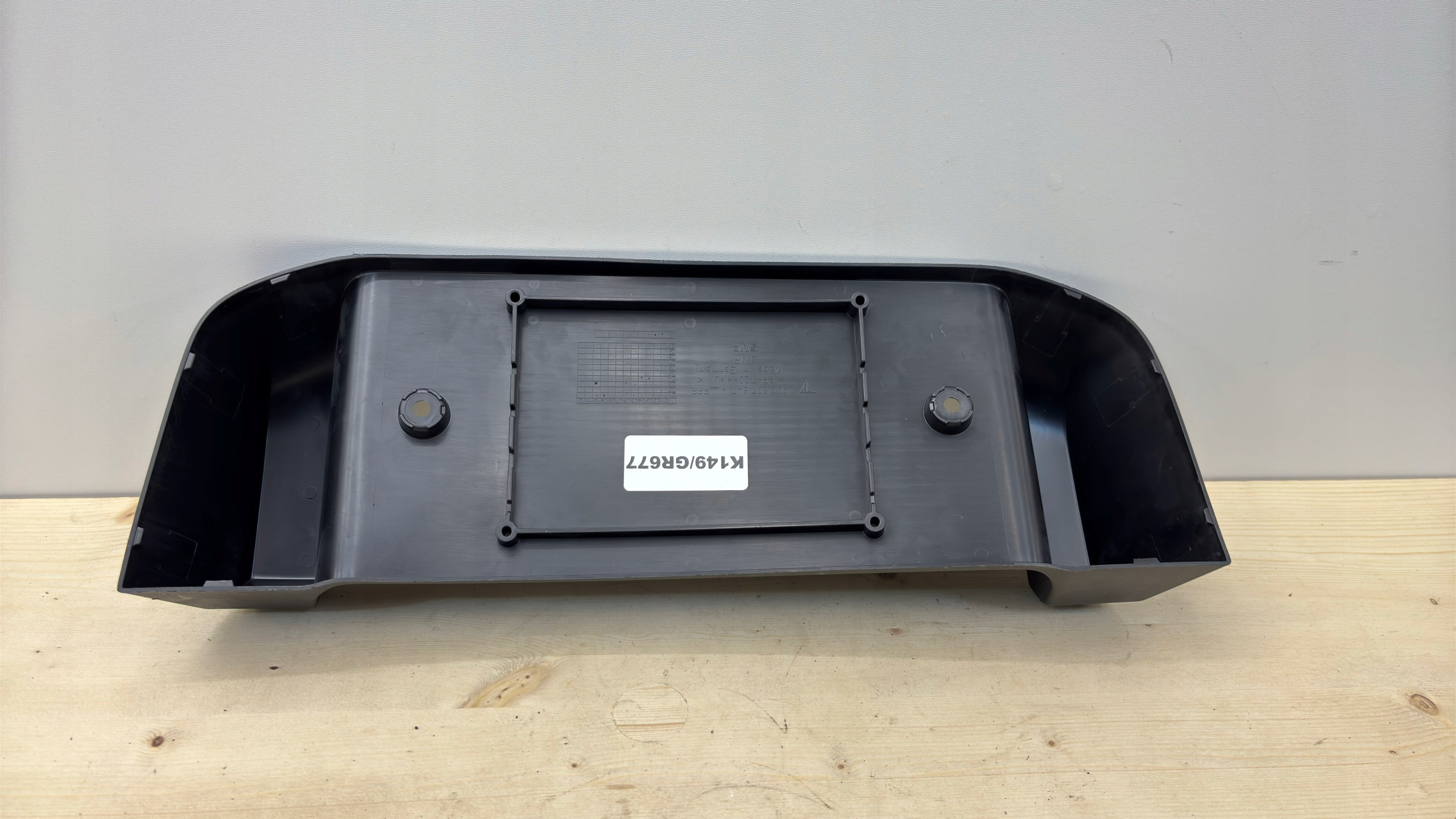 PORSCHE MACAN 95C moulding below TABLICE holder frame 95C807847A K149/GR677