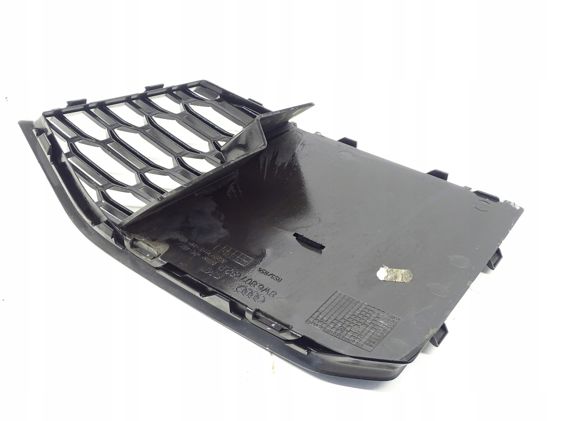 grid of a bumper right AUDI RS4 RS5 8W B9 8W6807682P