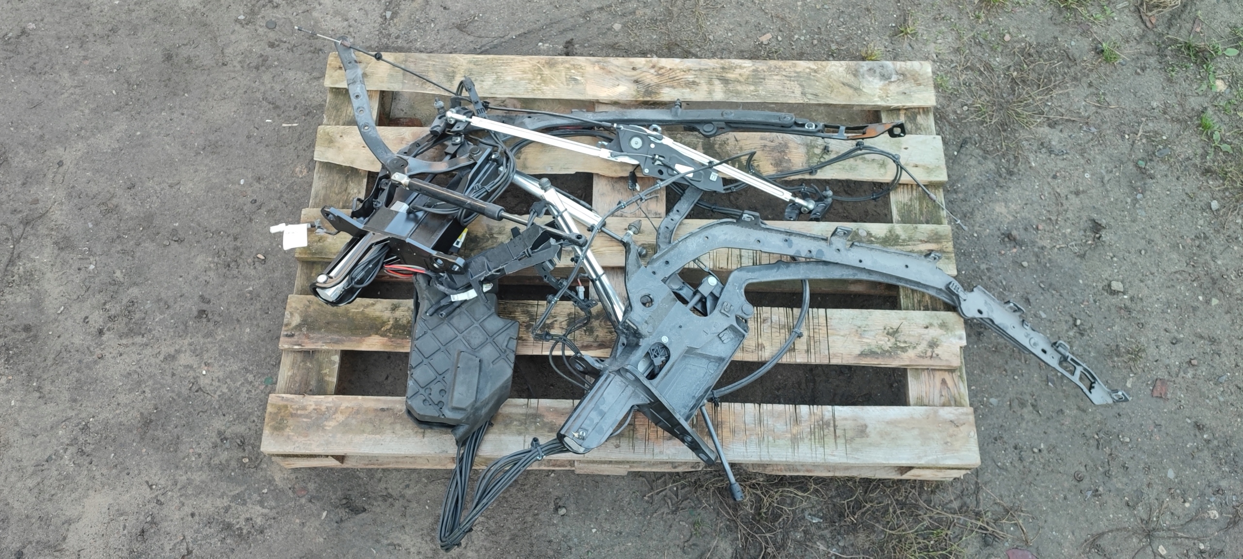 MECHANIZM DACHU SIŁOWNIKI POMPA DACHU NISSAN MICRA K12 CABRIO 2006r