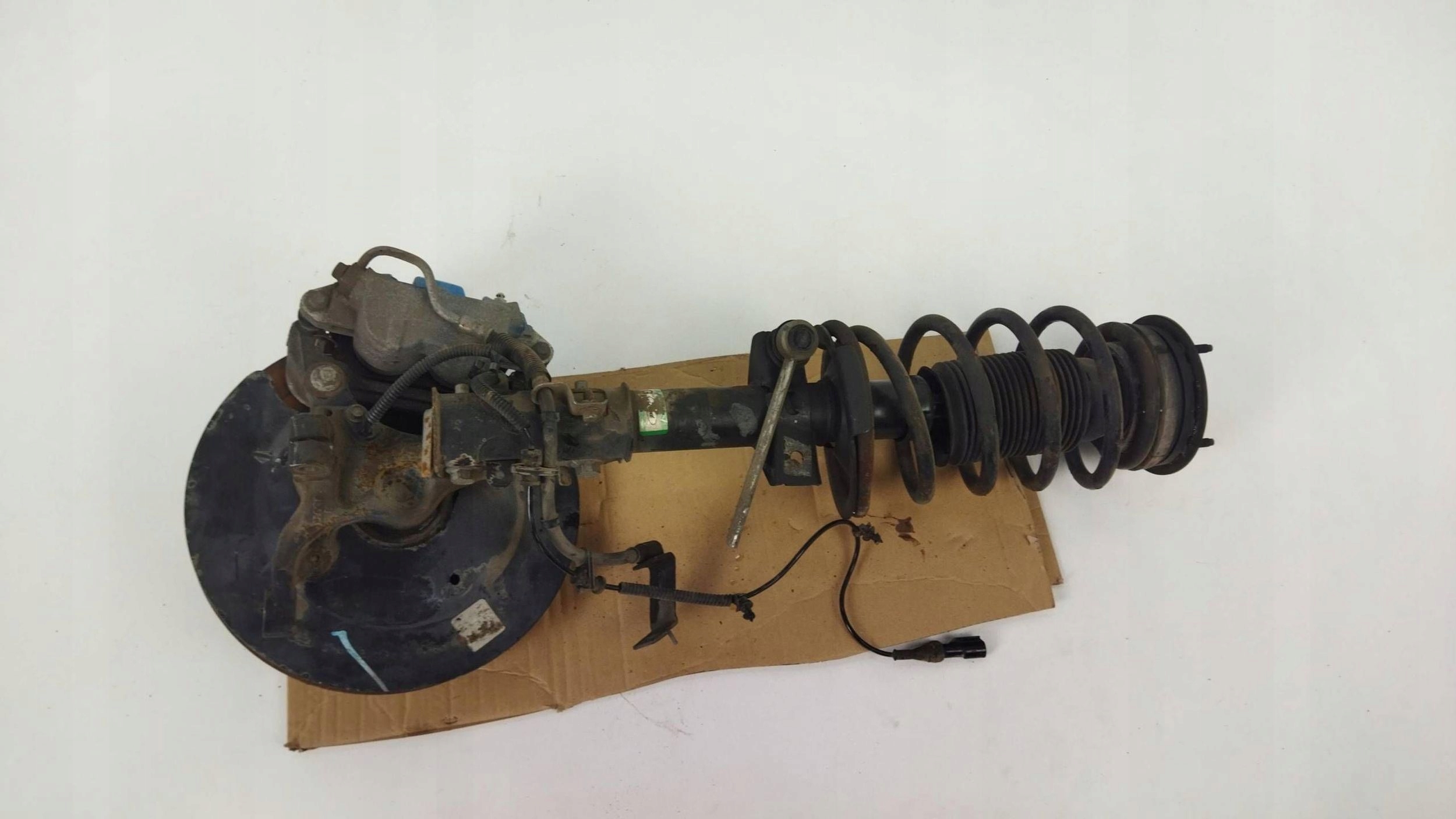 MUSTANG V 4.6 V8 10-14 swing AMOR left front 5r33-3108 ar33-18045-eb