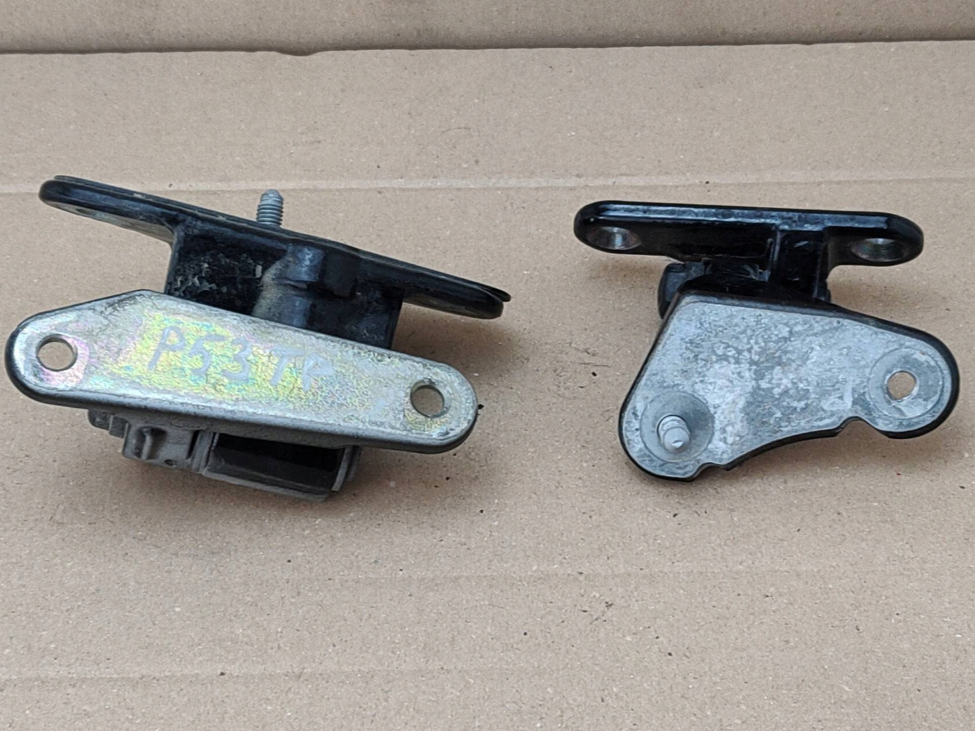 hinge door rear part right side Mercedes-Benz M W164 facelift 2010