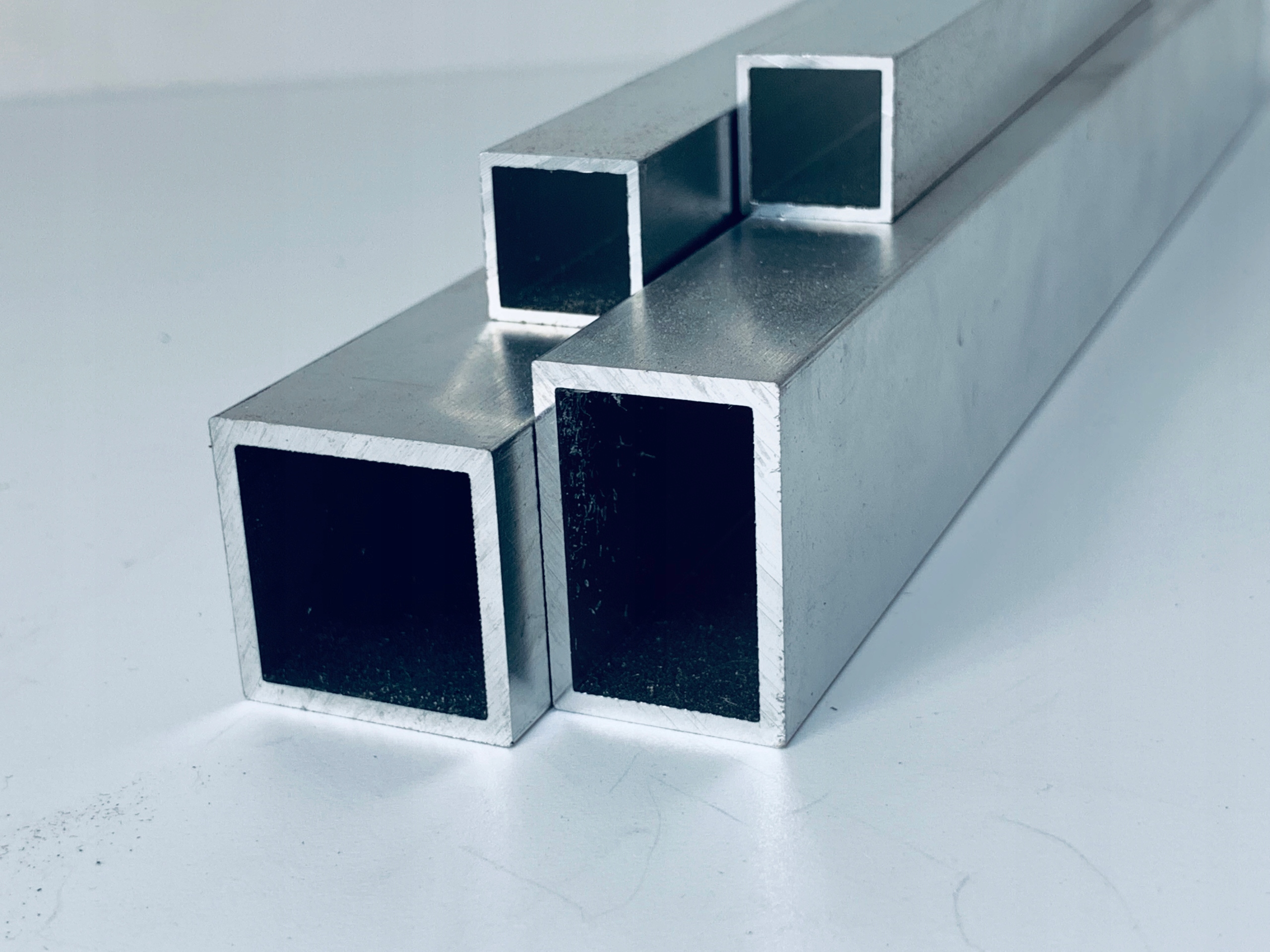 Hliníková Trubka Obdélníková 80 mm x 30 mm x 3 mm 2 m