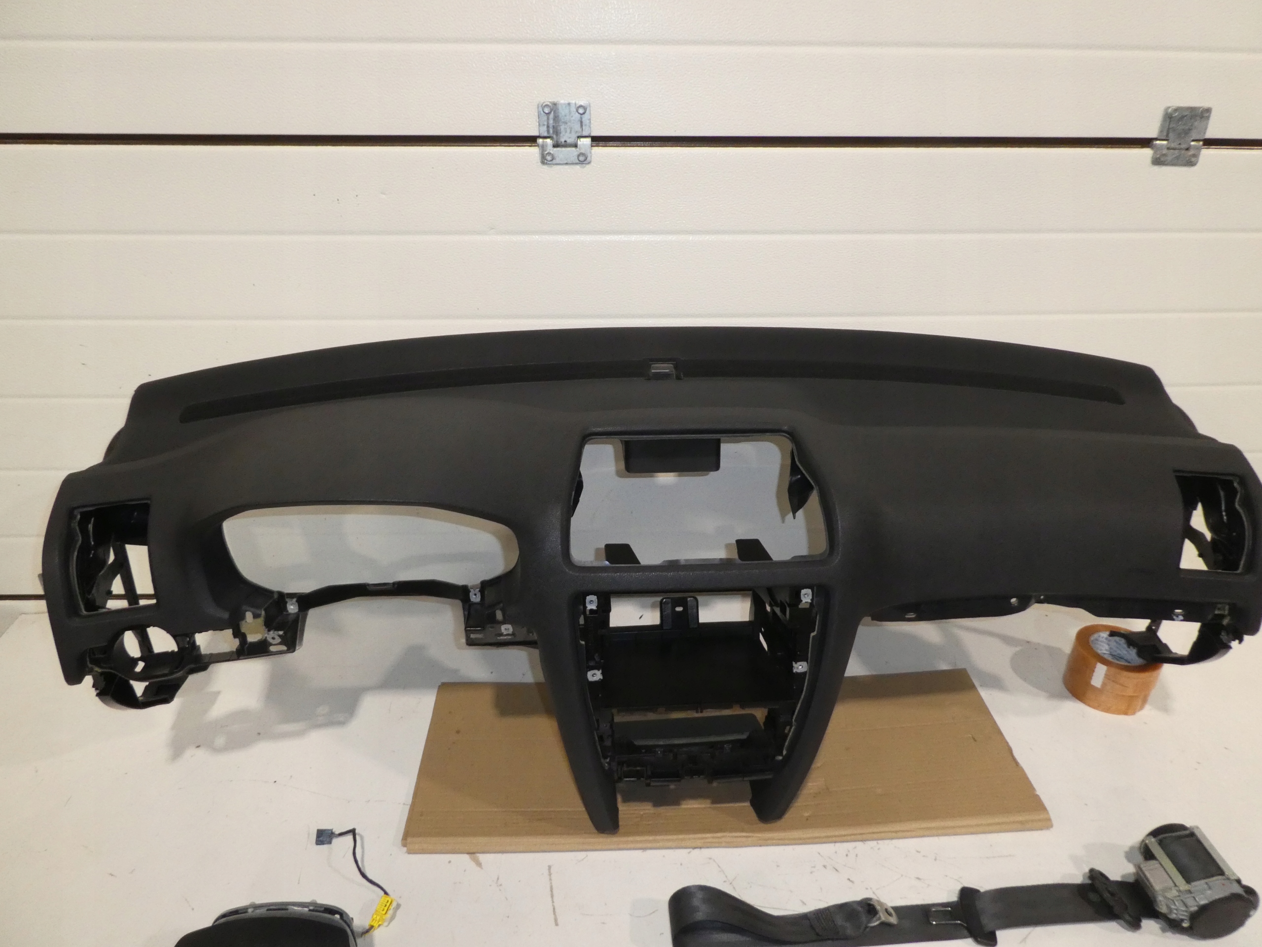 SKODA OCTAVIA II LIFT dashboard console airbag tension belts