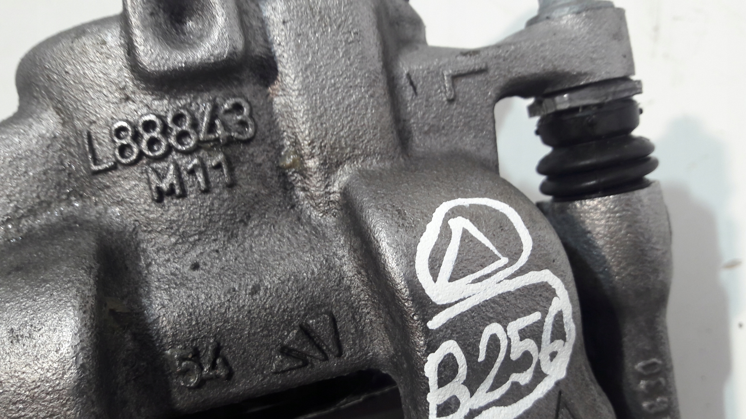 DACIA SANDERO III caliper brake left front L88843