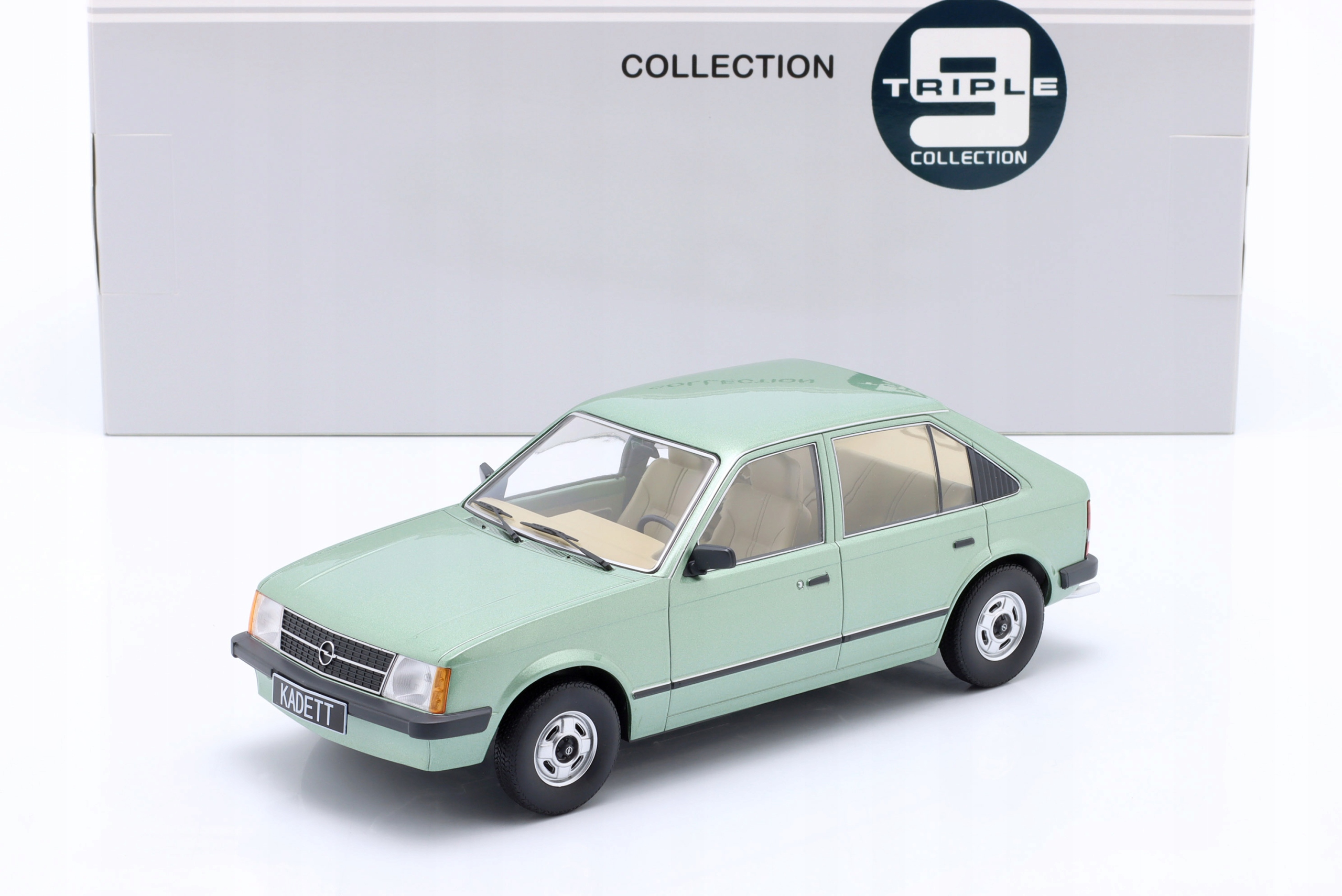TRIPLE9 Opel Kadett D 1984 Světle zelená metalíza 1:18