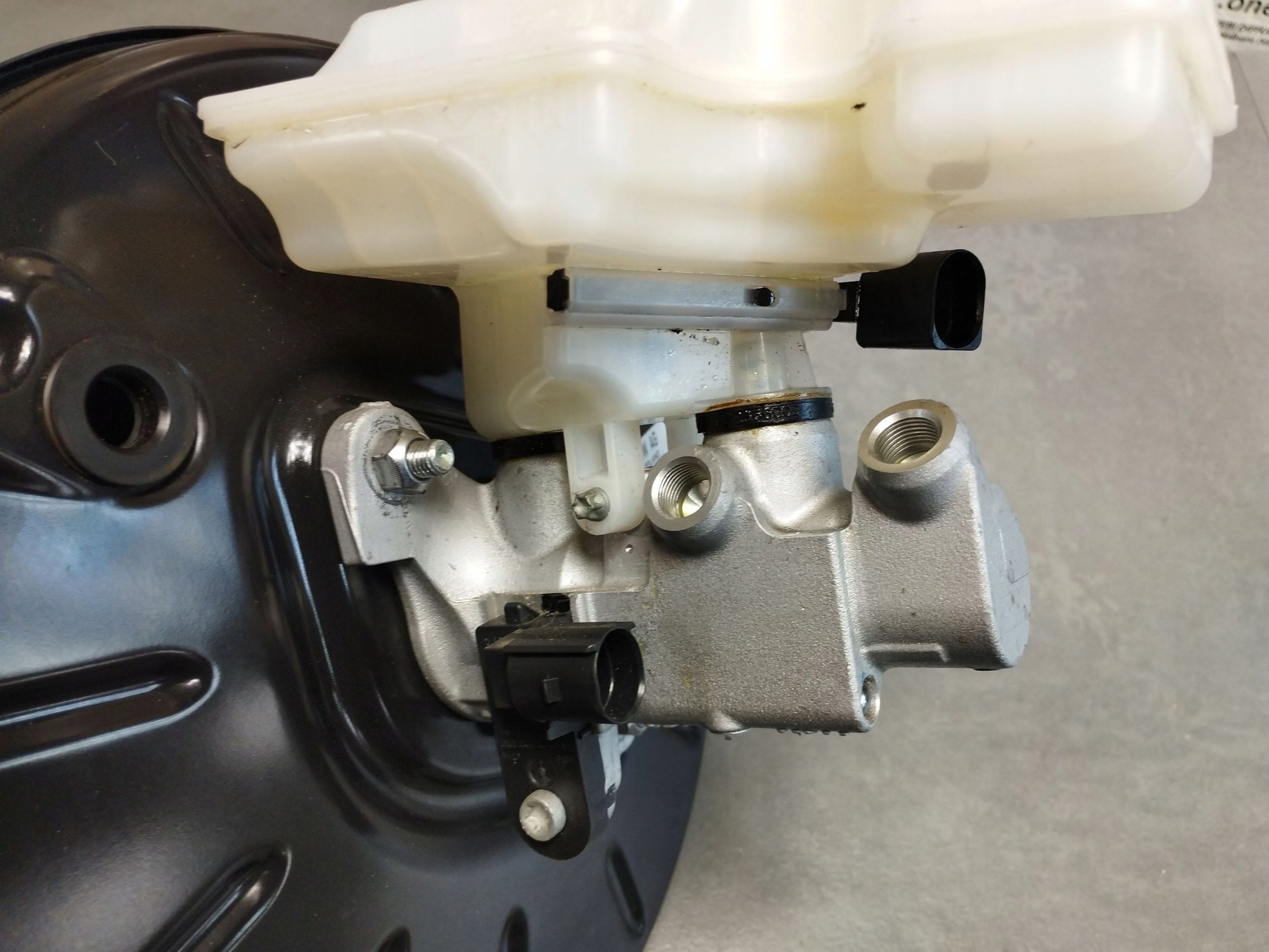 Audi Q3 F3 83a Servo bremsen 5QH614105D