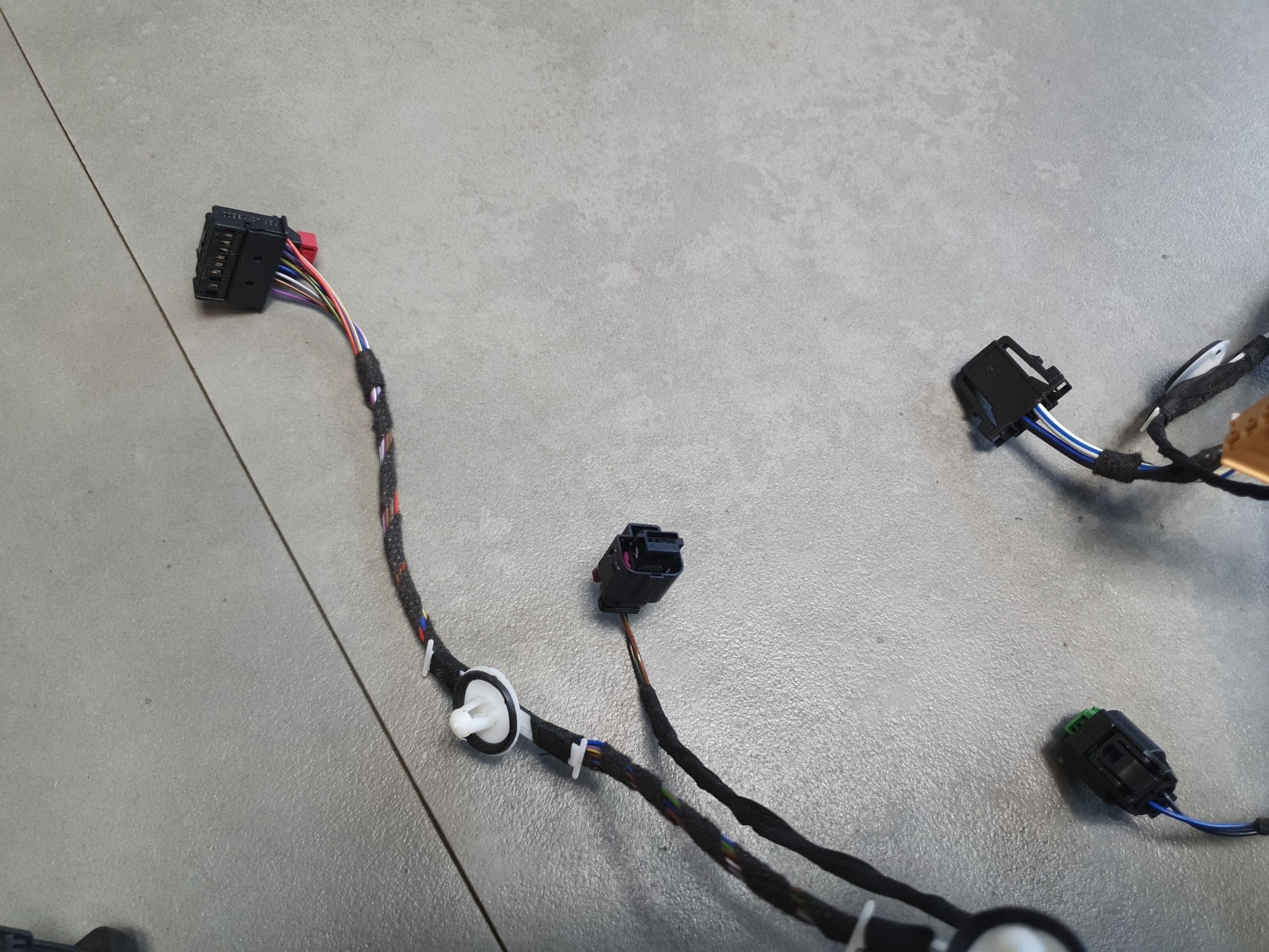 Audi SQ6 e-tron bundle door rear left rear part 85H971687AT