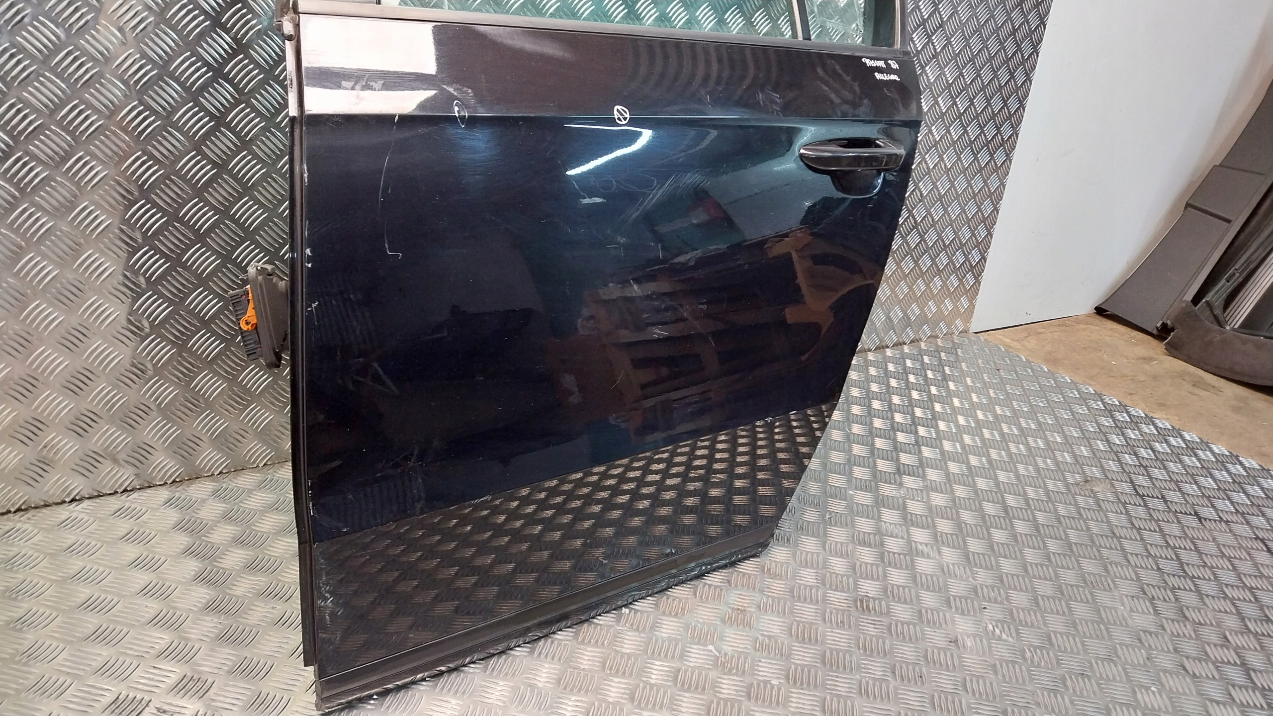 door rear part left VW PASSAT B7 sedan 10