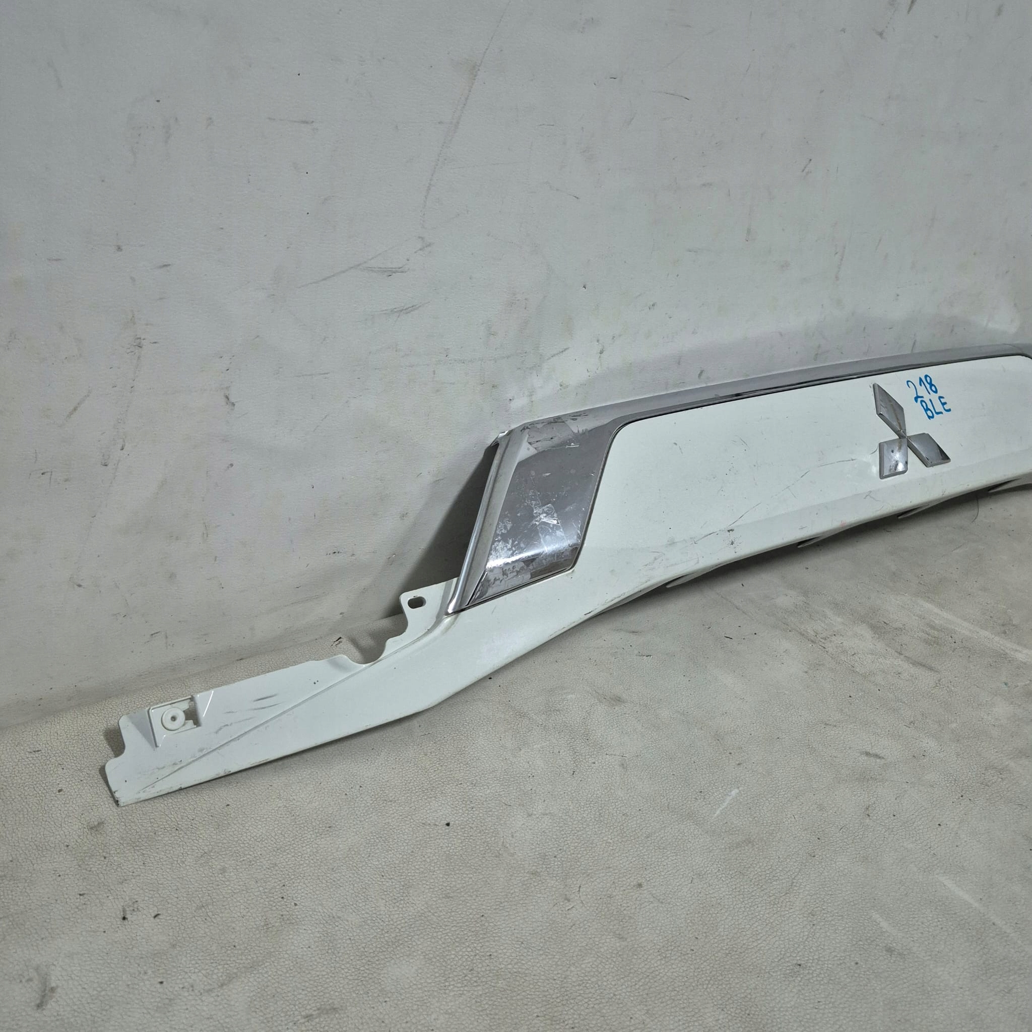 MITSUBISHI OUTLANDER III 3 LIFT 15-22 cap moulding cap bonnet rear part