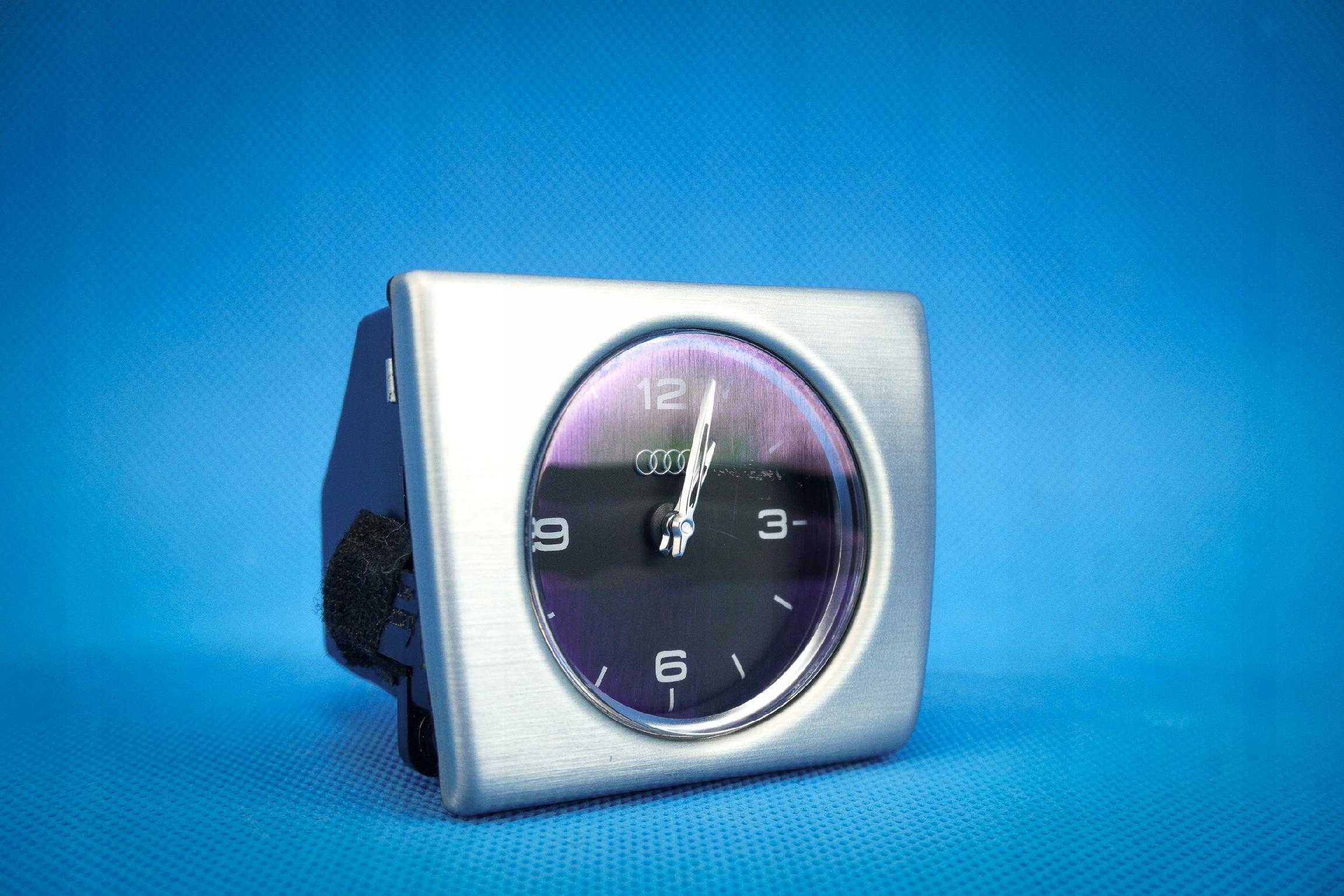 clock of the dashboard consoles Audi A8 S8 4H 4H0919204Q