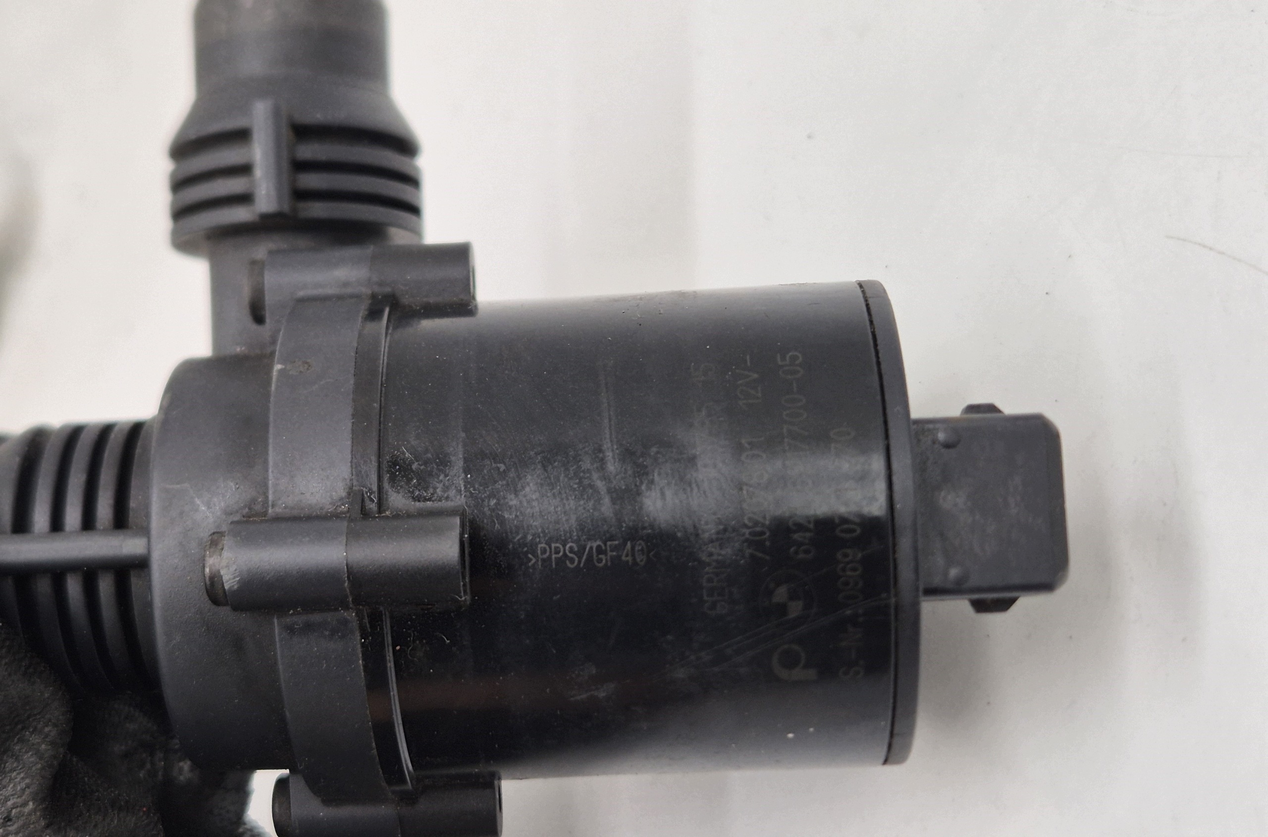 supplementary water pump BMW E60 702078 original!
