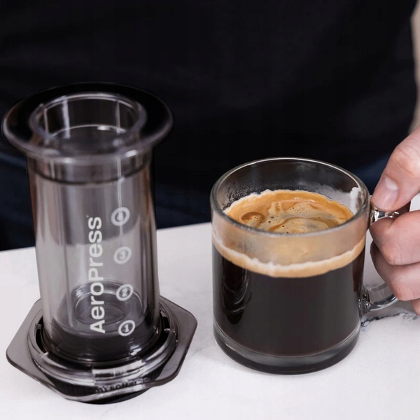 AEROPRESS CLEAR BLACK ZAPARZACZ DO KAWY CZARNY Z 100 FILTRAMI Model Clear Black