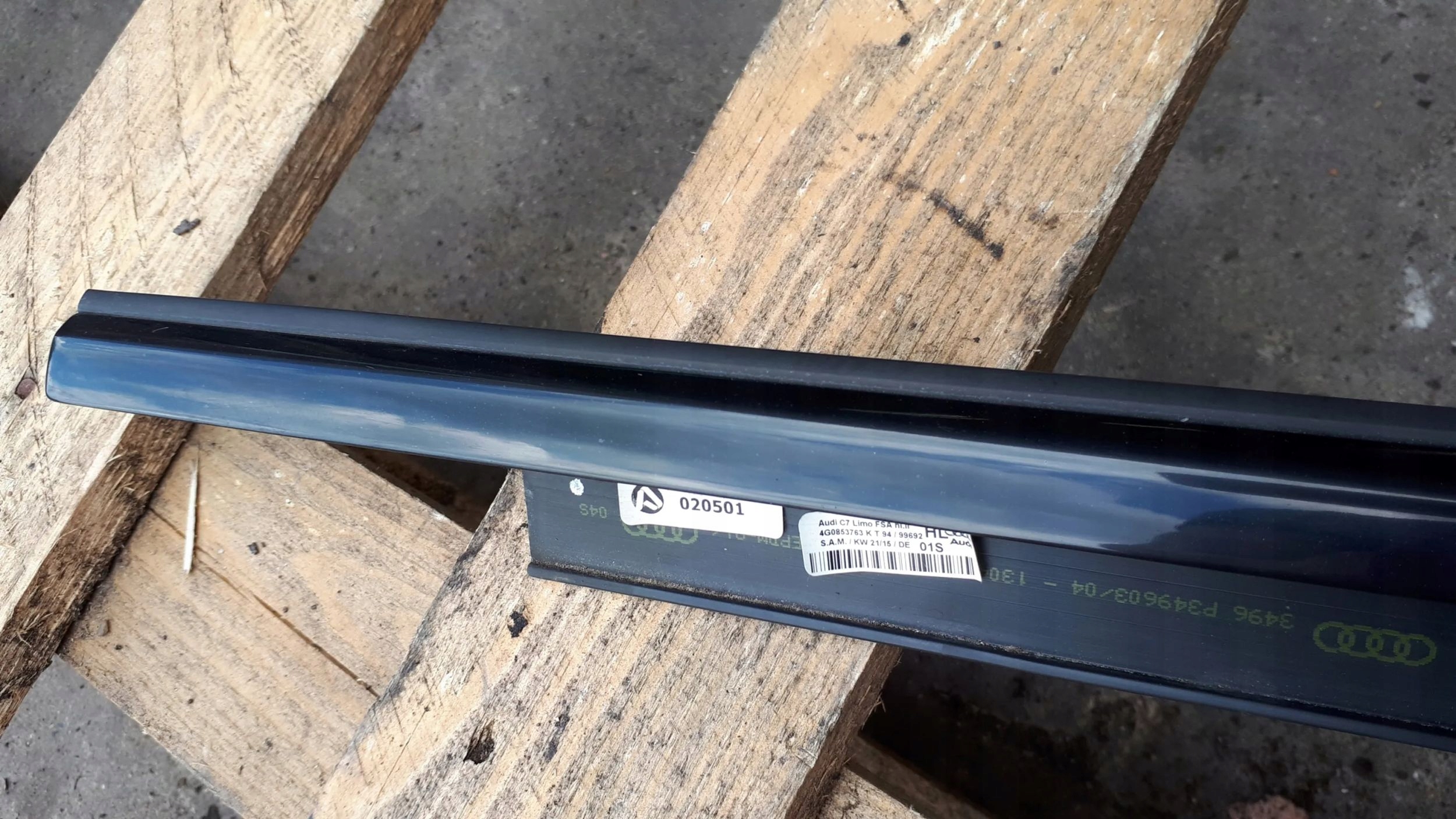 A6 C7 LIFT moulding dust left rear part SLINE