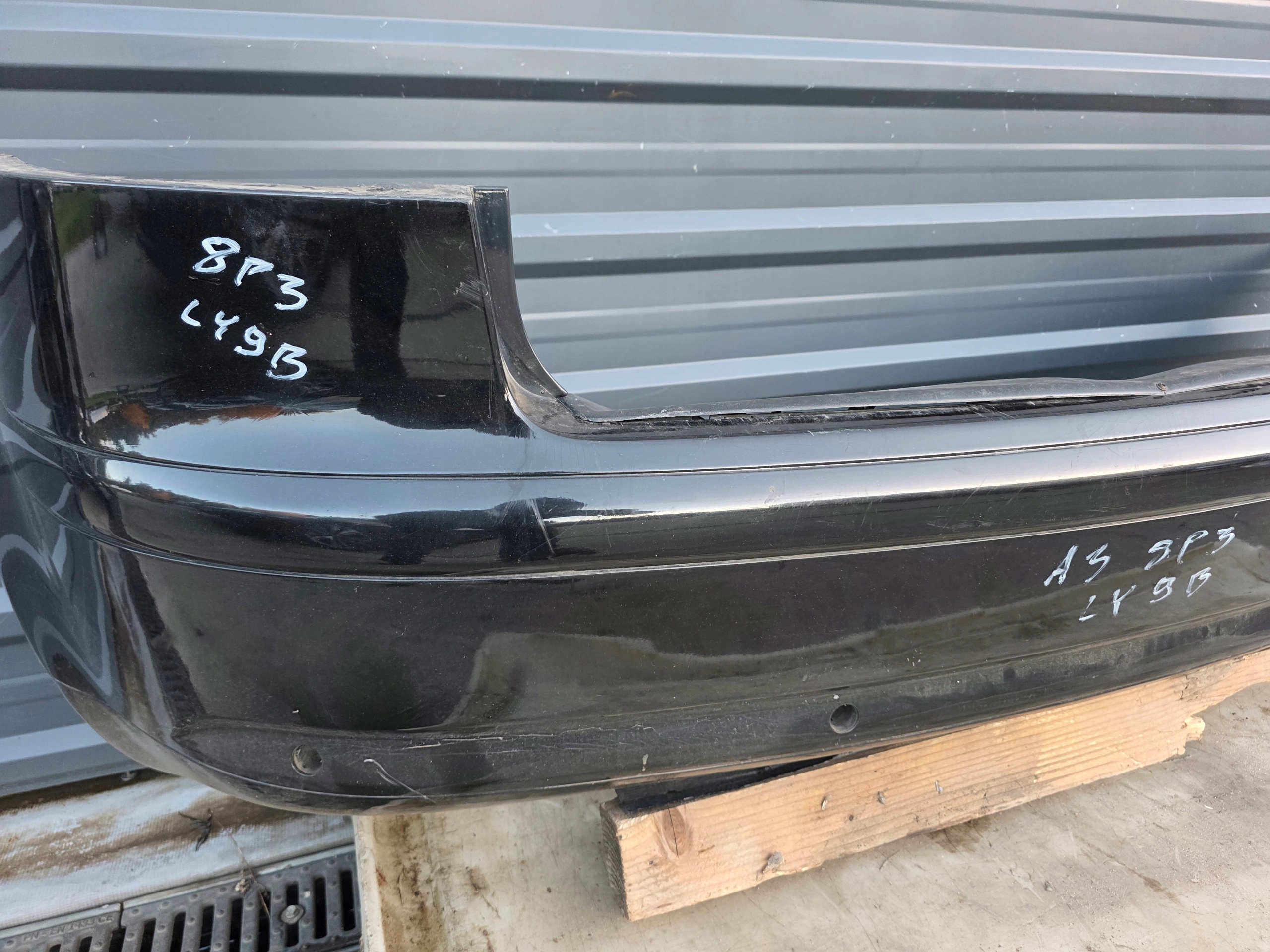 bumper rear part AUDI A3 8P 3-door 3D LY9B below PDC 2003-2008 complete !!!