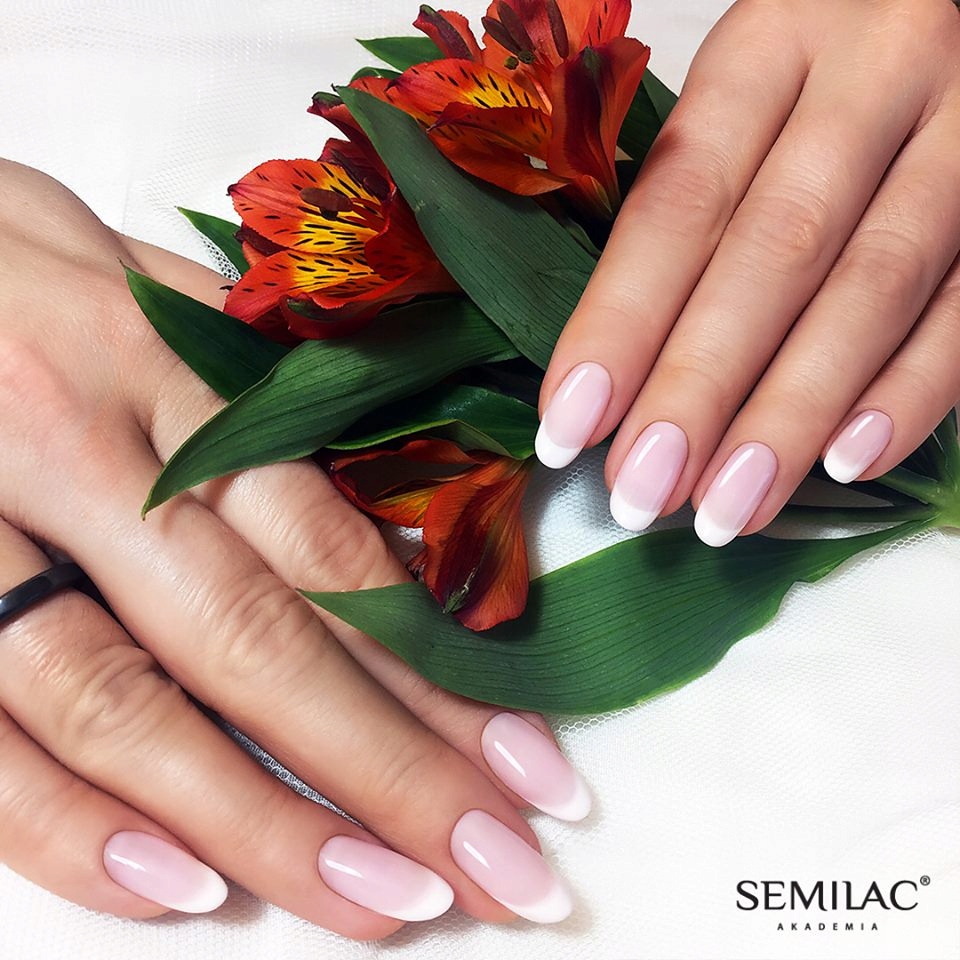 Lakier hybrydowy do paznokci kolorowy 002 Delicate French Semilac 7ml Kolor Odcienie brązu i beżu Odcienie czerwieni i różu