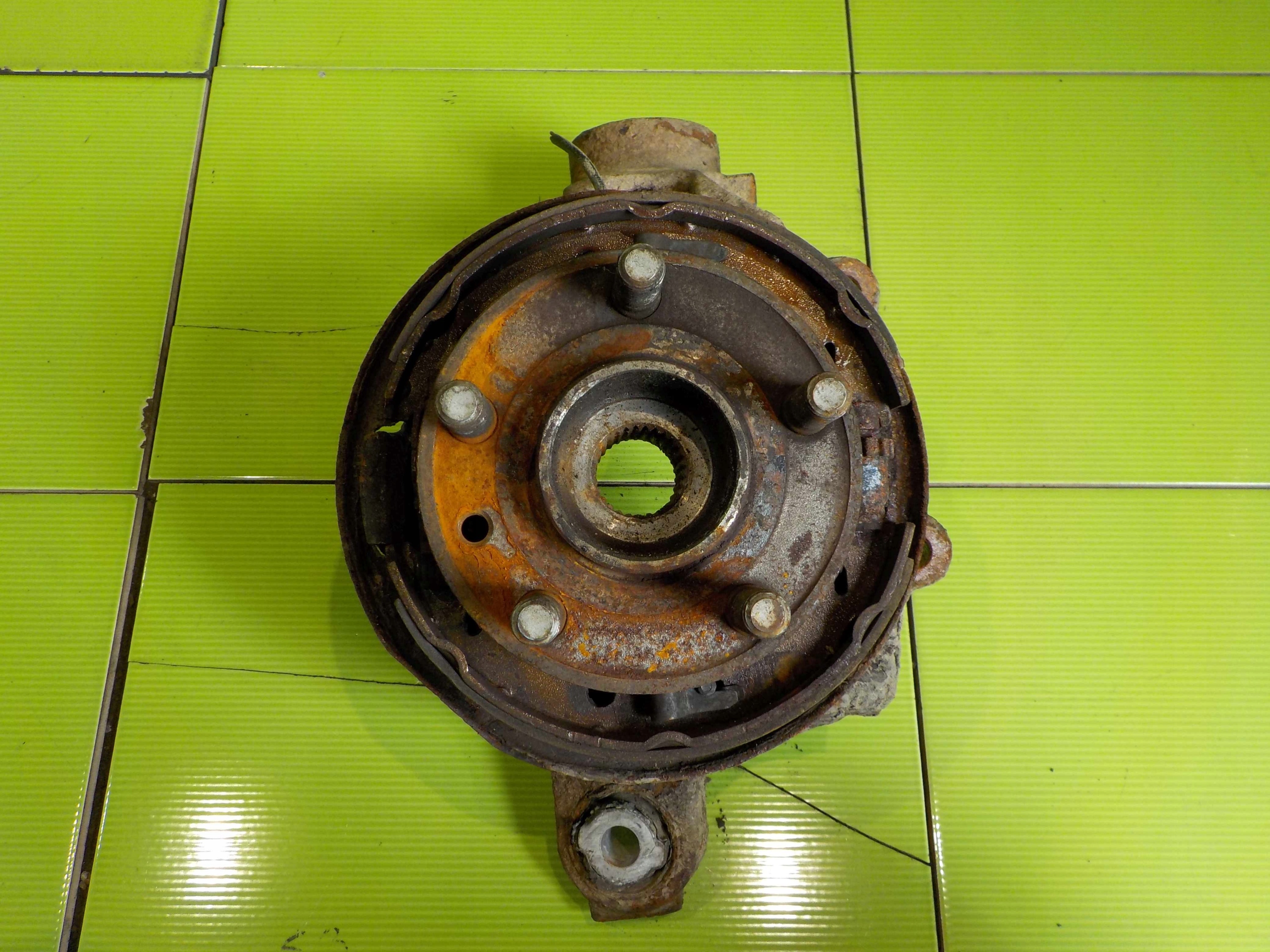 FREELANDER II 2.2 TD4 07r zwrotnica lewa tyl