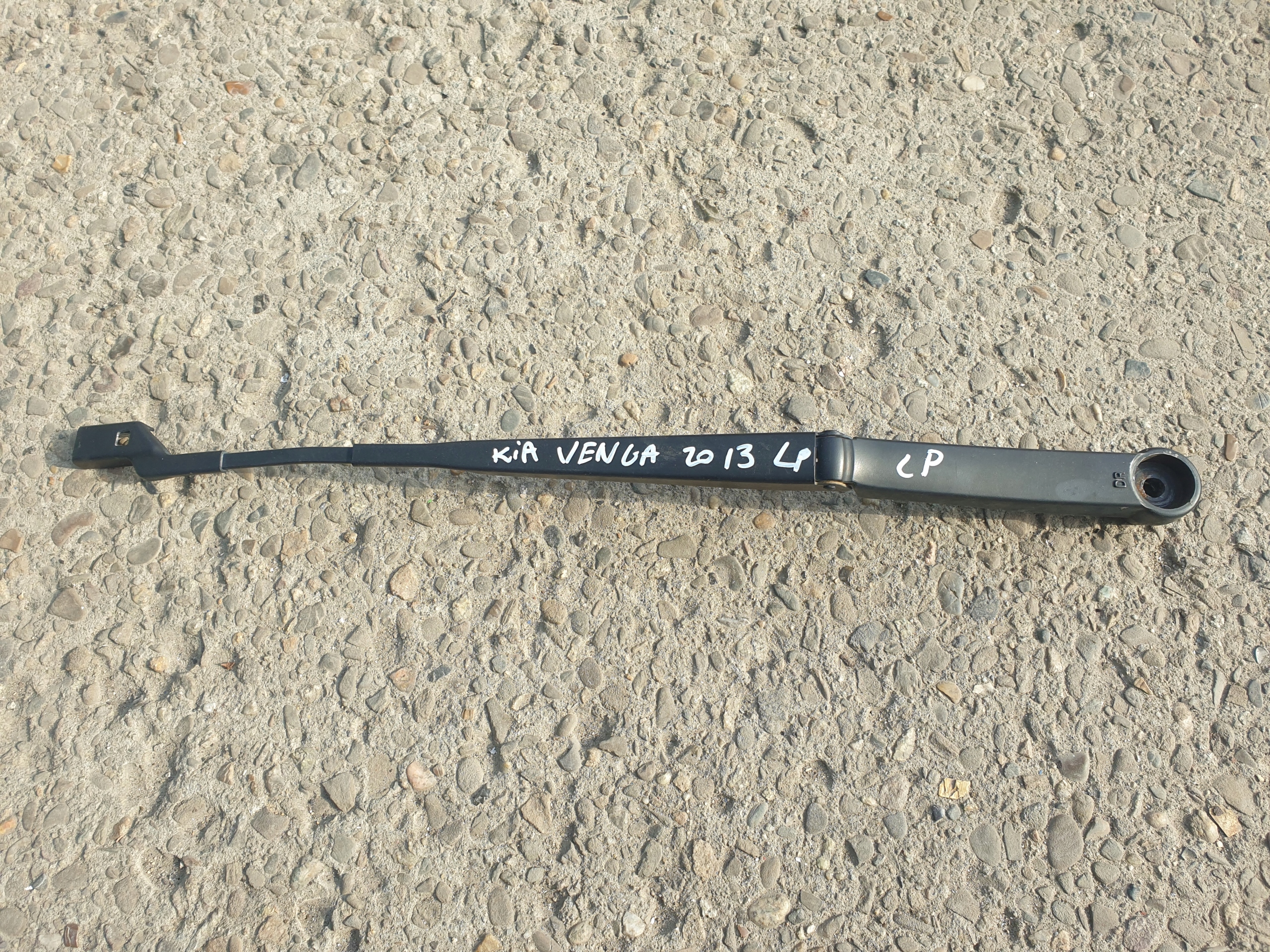 wiper arm KIA VENGA 2009- LP 98310-1P000 left