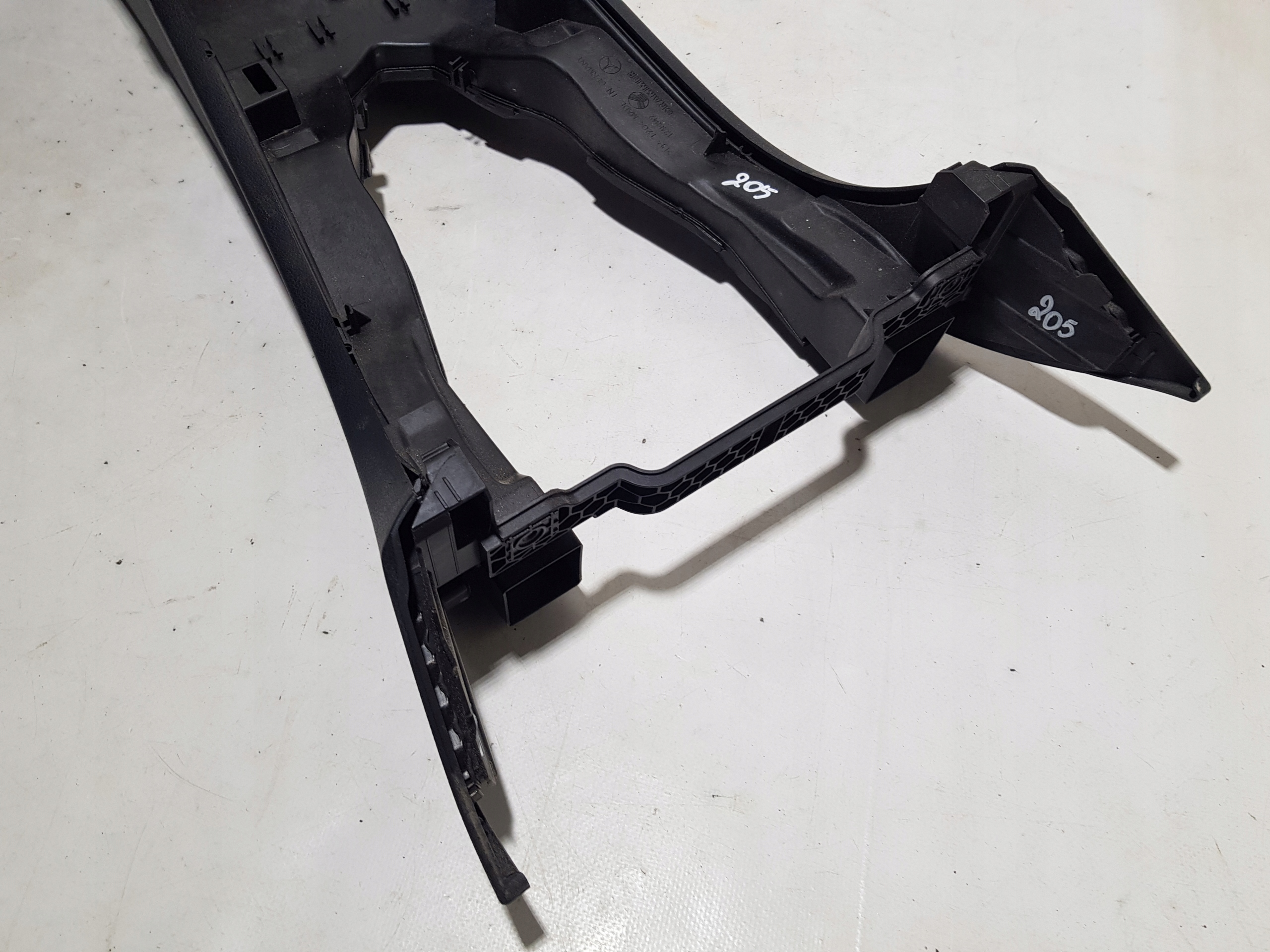 TUNEL central armrest MERCEDES W205