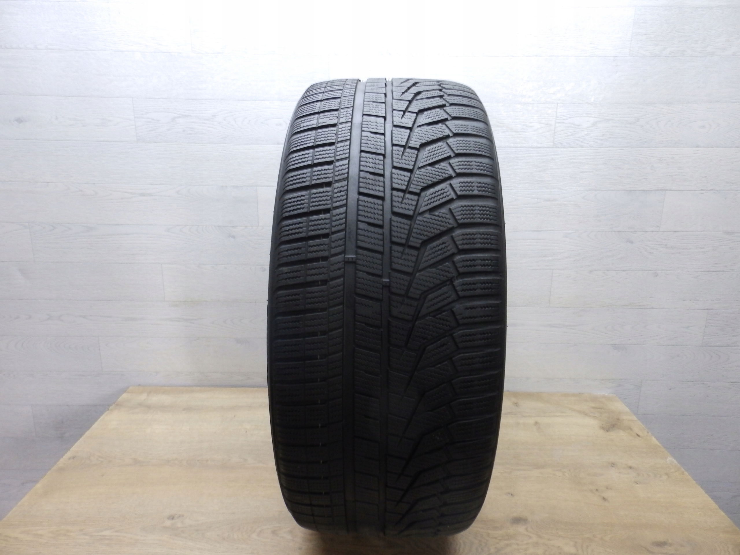 Opona zimowa Hankook Winter I*Cept EVO 2 275/40/22