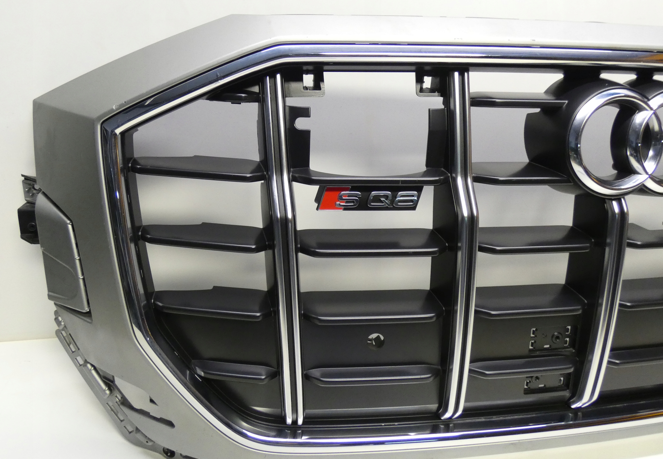 AUDI SQ8 2018- 4M8853651A GRILL GRIL ATRAPA Numer katalogowy części 4M8853651A