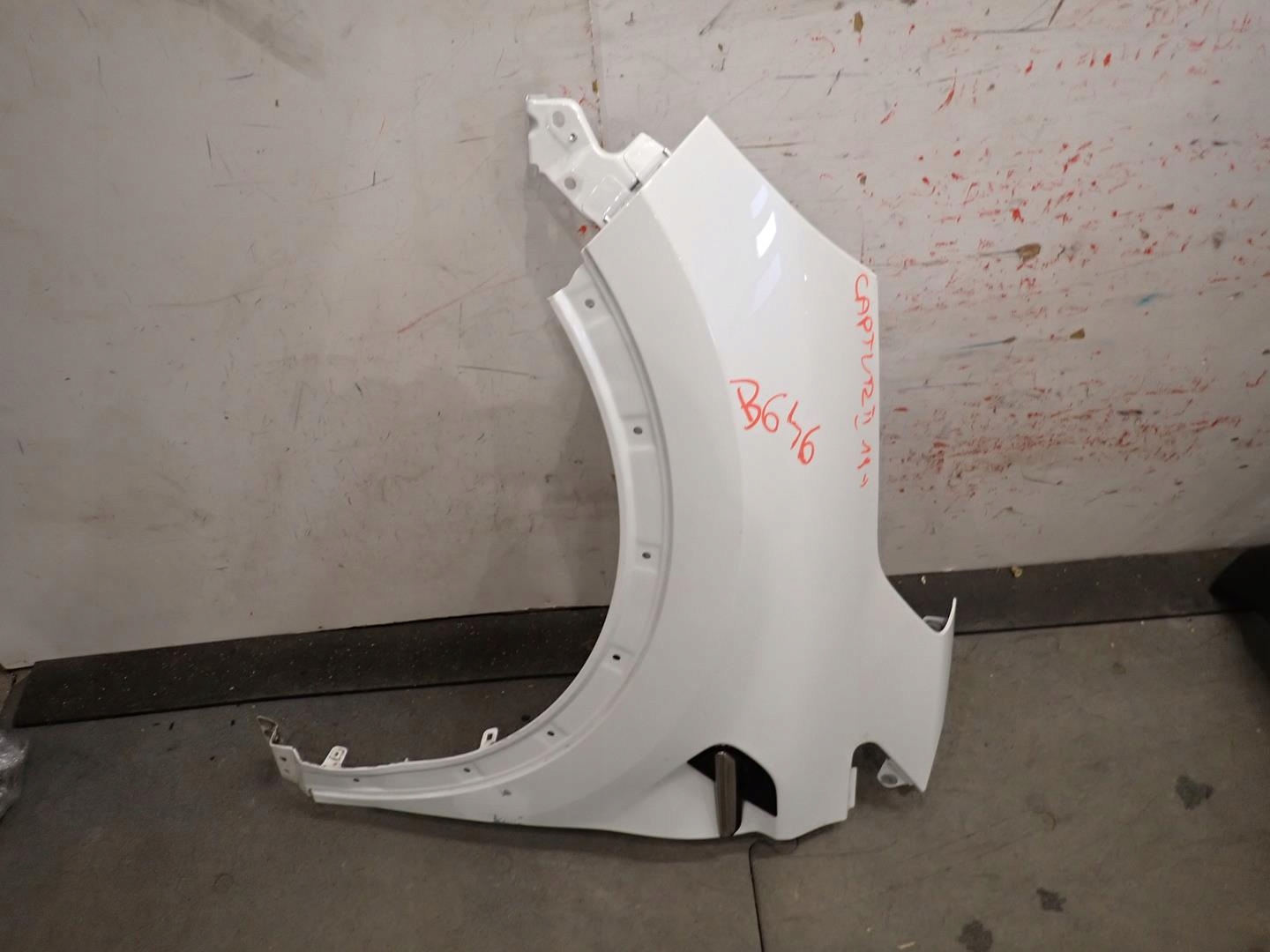 fender front front left RENAULT CAPTUR II 2019