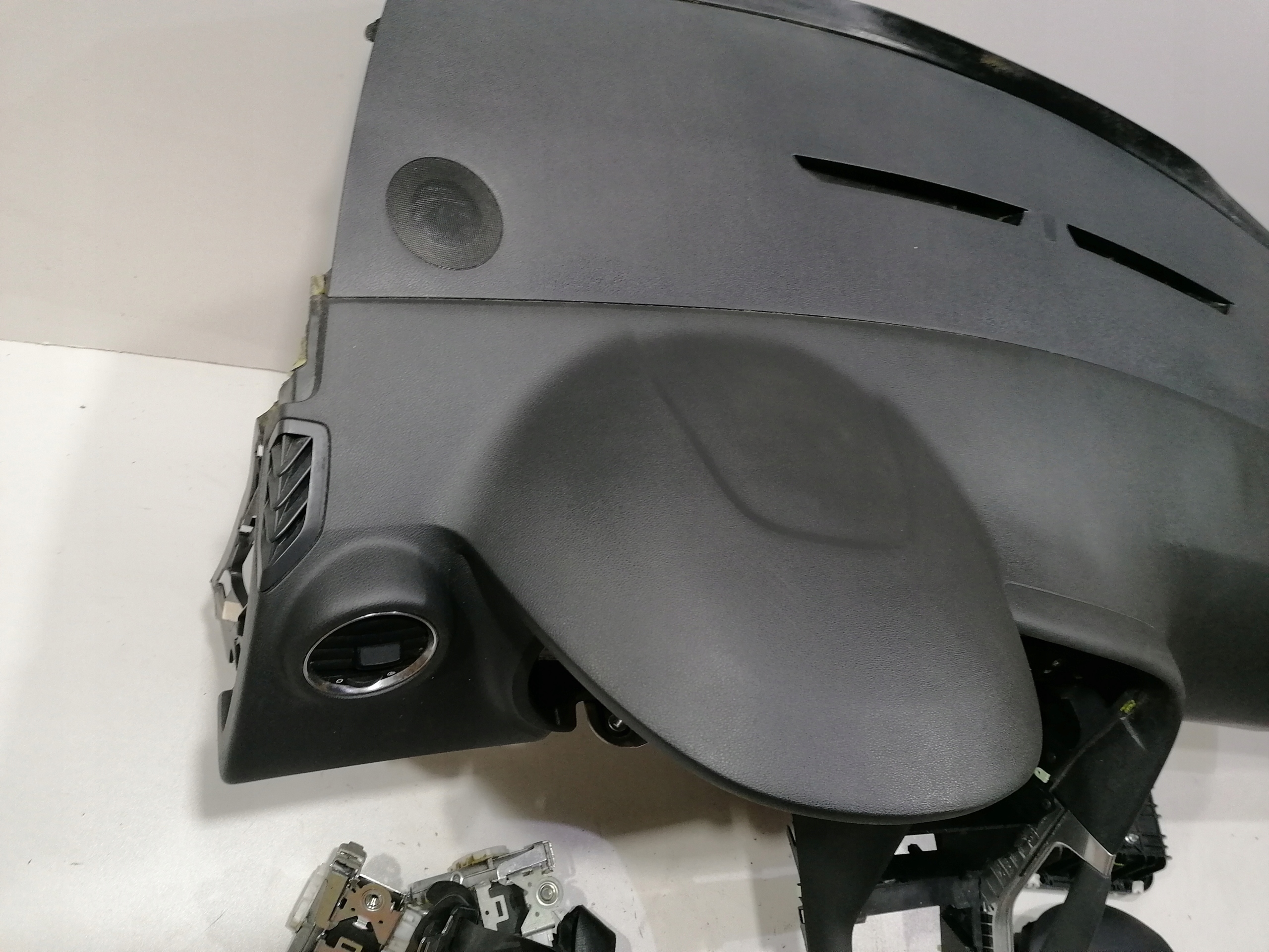 peugeot 3008 и торпеда консоль подушки безопасности ремни оригинал