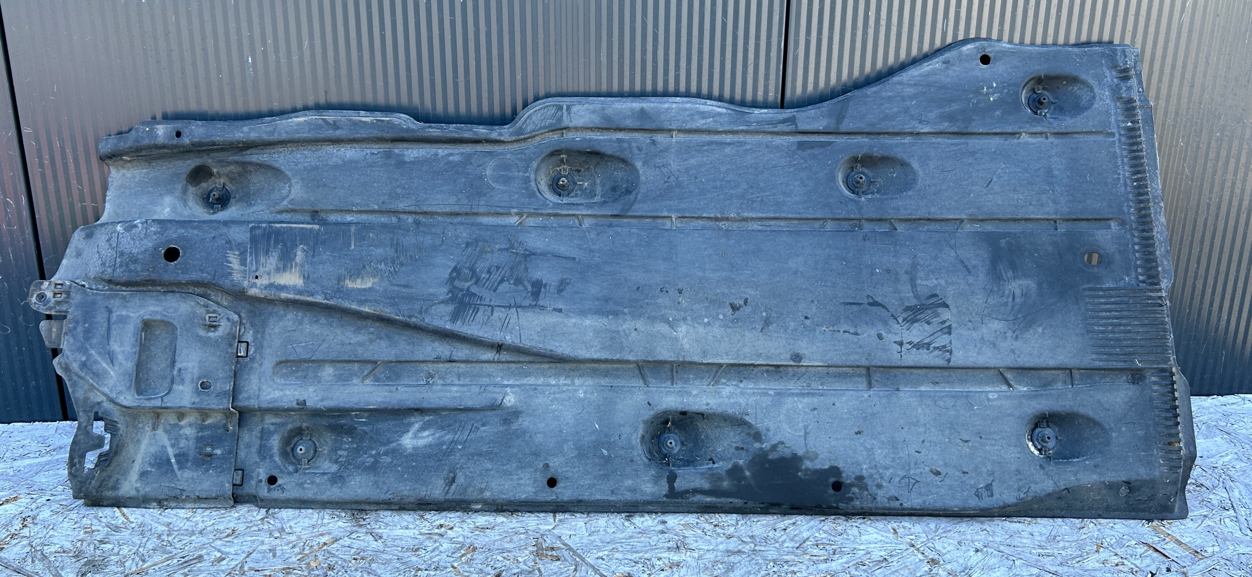 cover chassis right VW GOLF VII KOMBI 12- 5Q0825272A