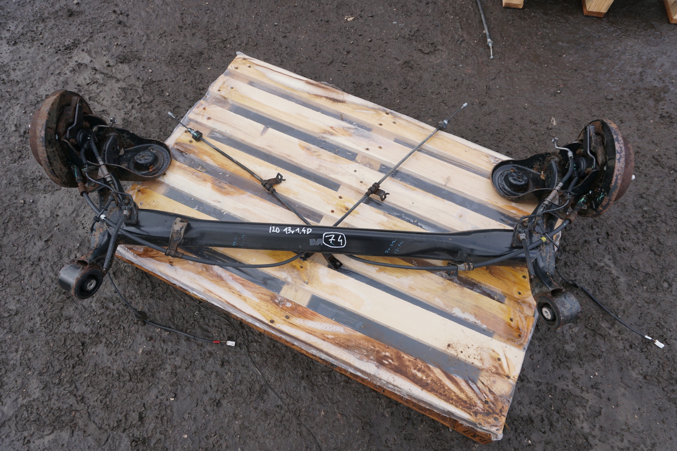 HYUNDAI i20 I LIFT BELKA ZAWIESZENIA TYLNEGO ABS