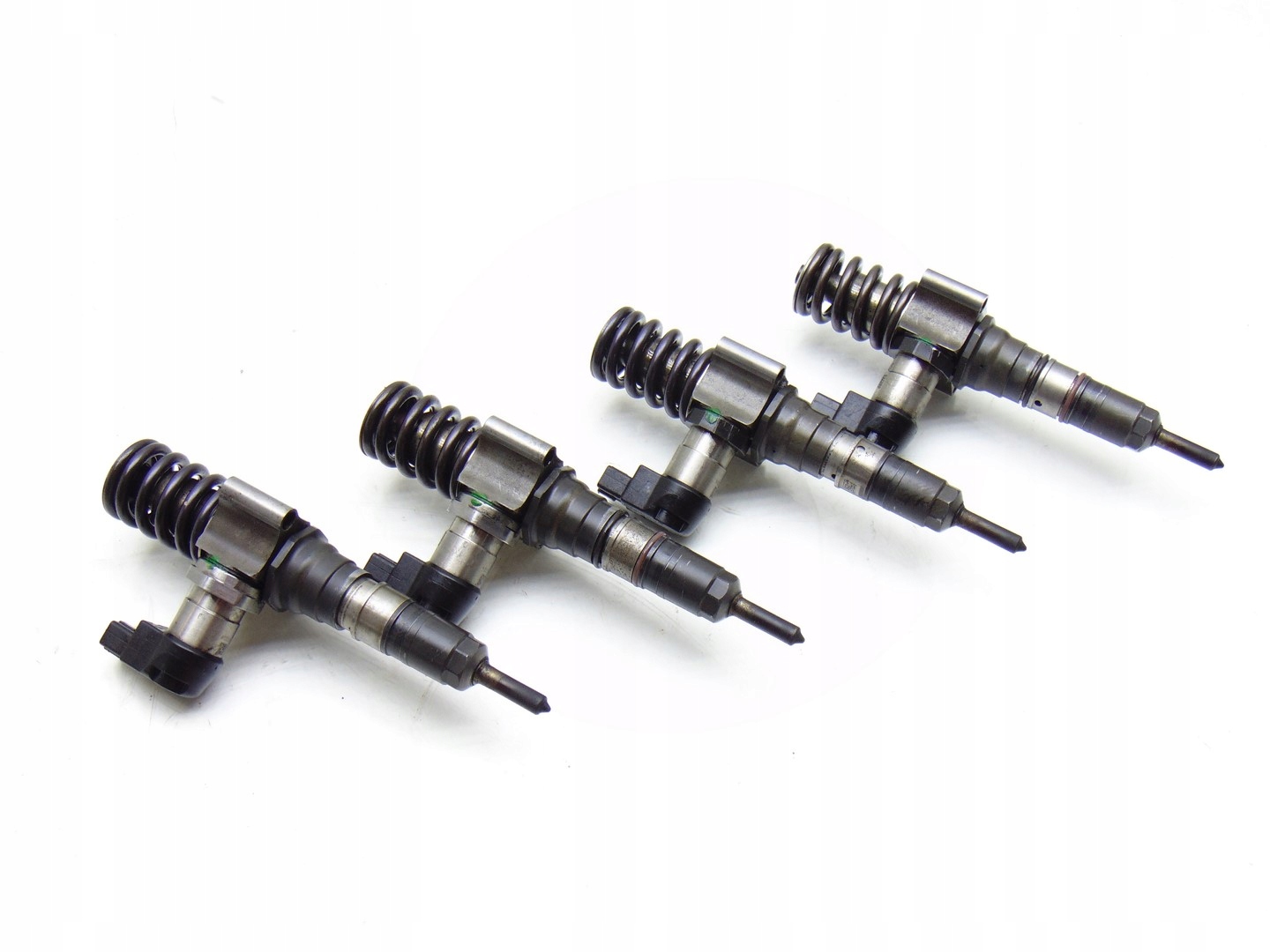 Насос-форсунка AUDI A3 8P GOLF V 2.0 TDI BMN