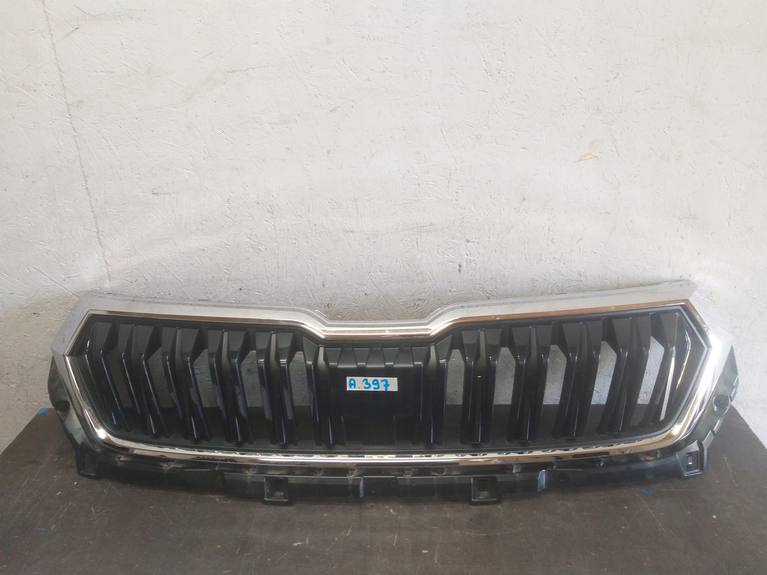 Grille SKODA KAROQ LIFT 57A853653G