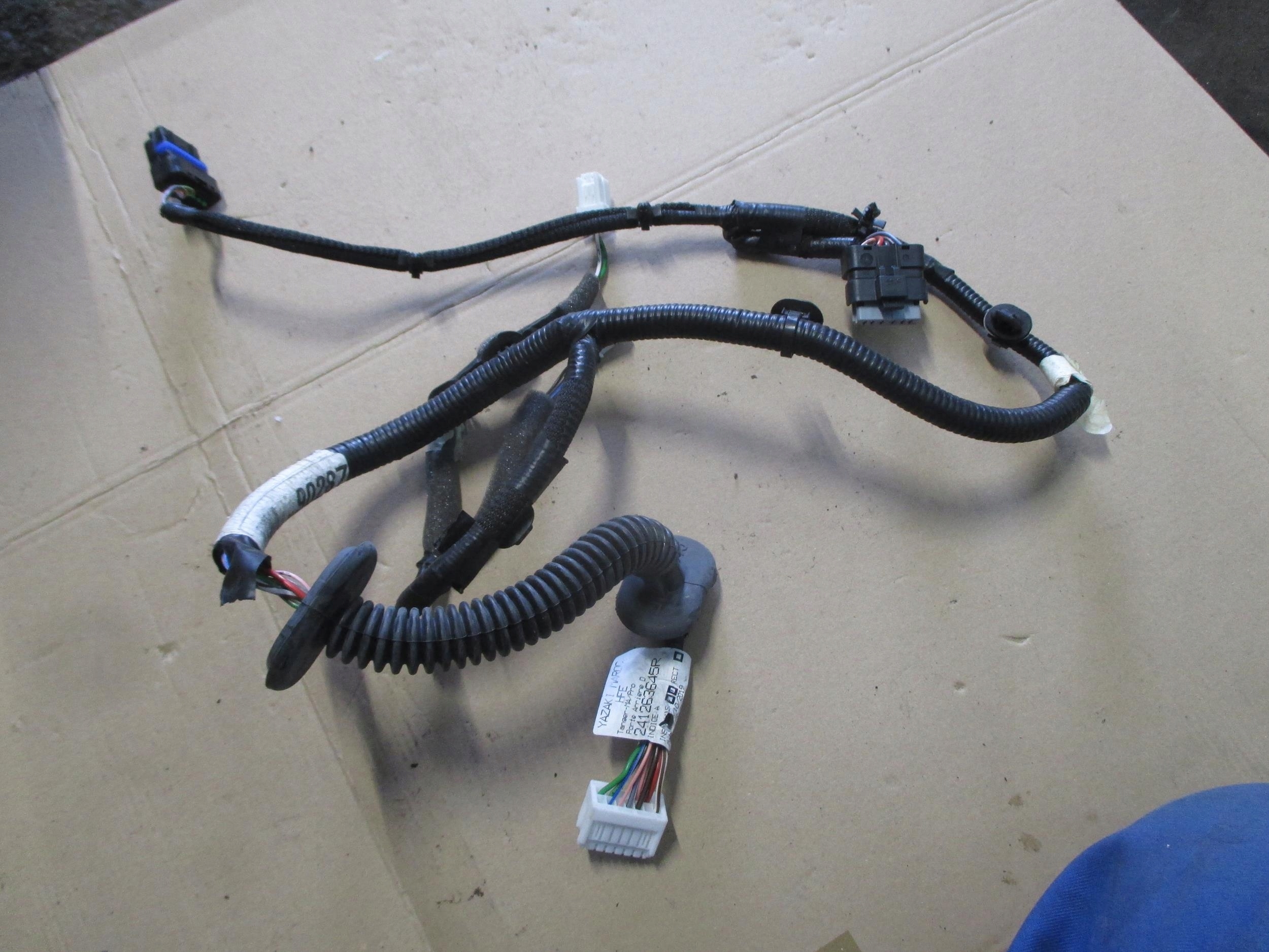 RENAULT KADJAR LIFT 2019- INSTALACJA Z DRZWI PT