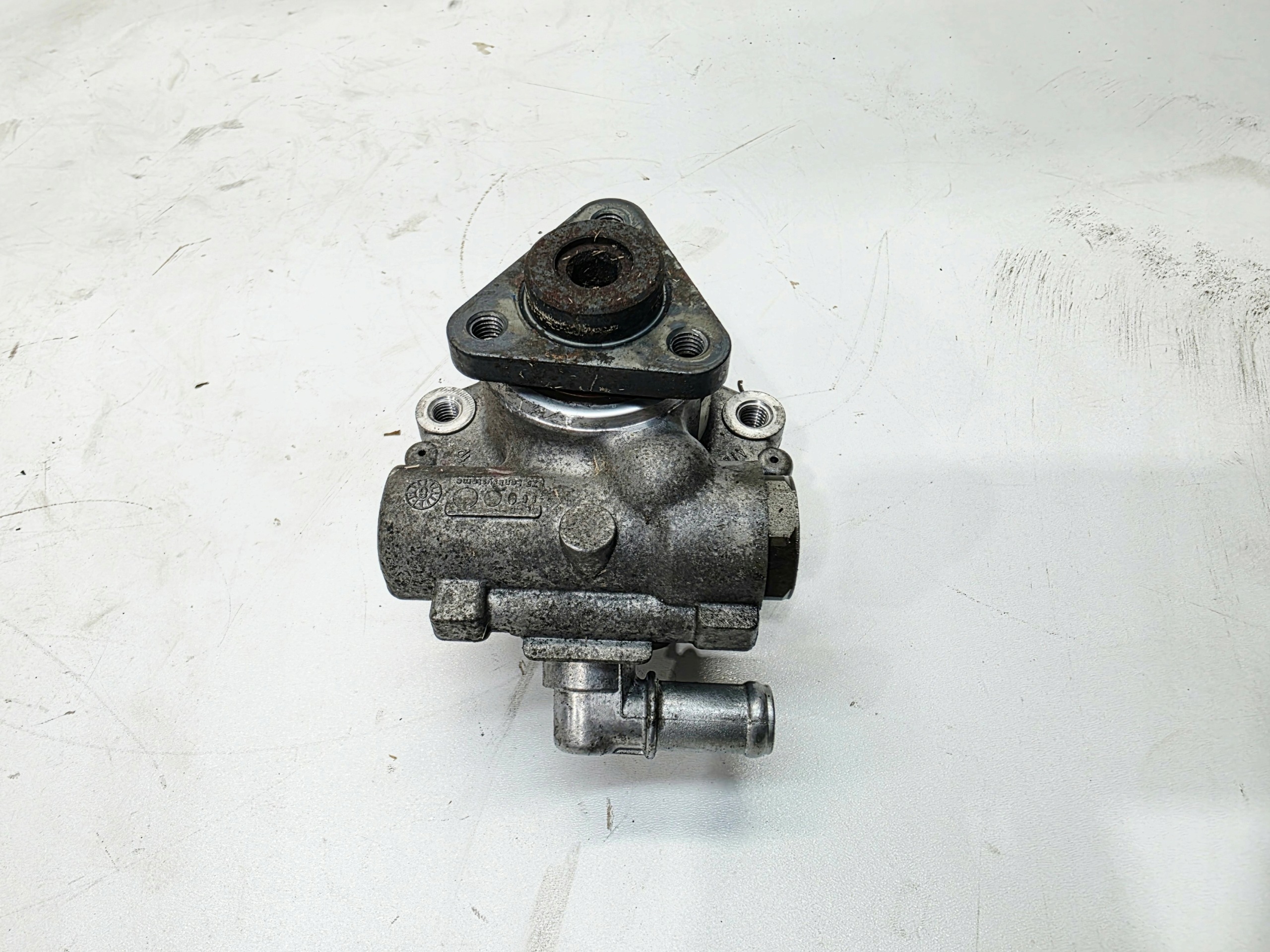 pompe direction assistée AUDI A6 C6 2.7 3.0 TDI 4F0145155A