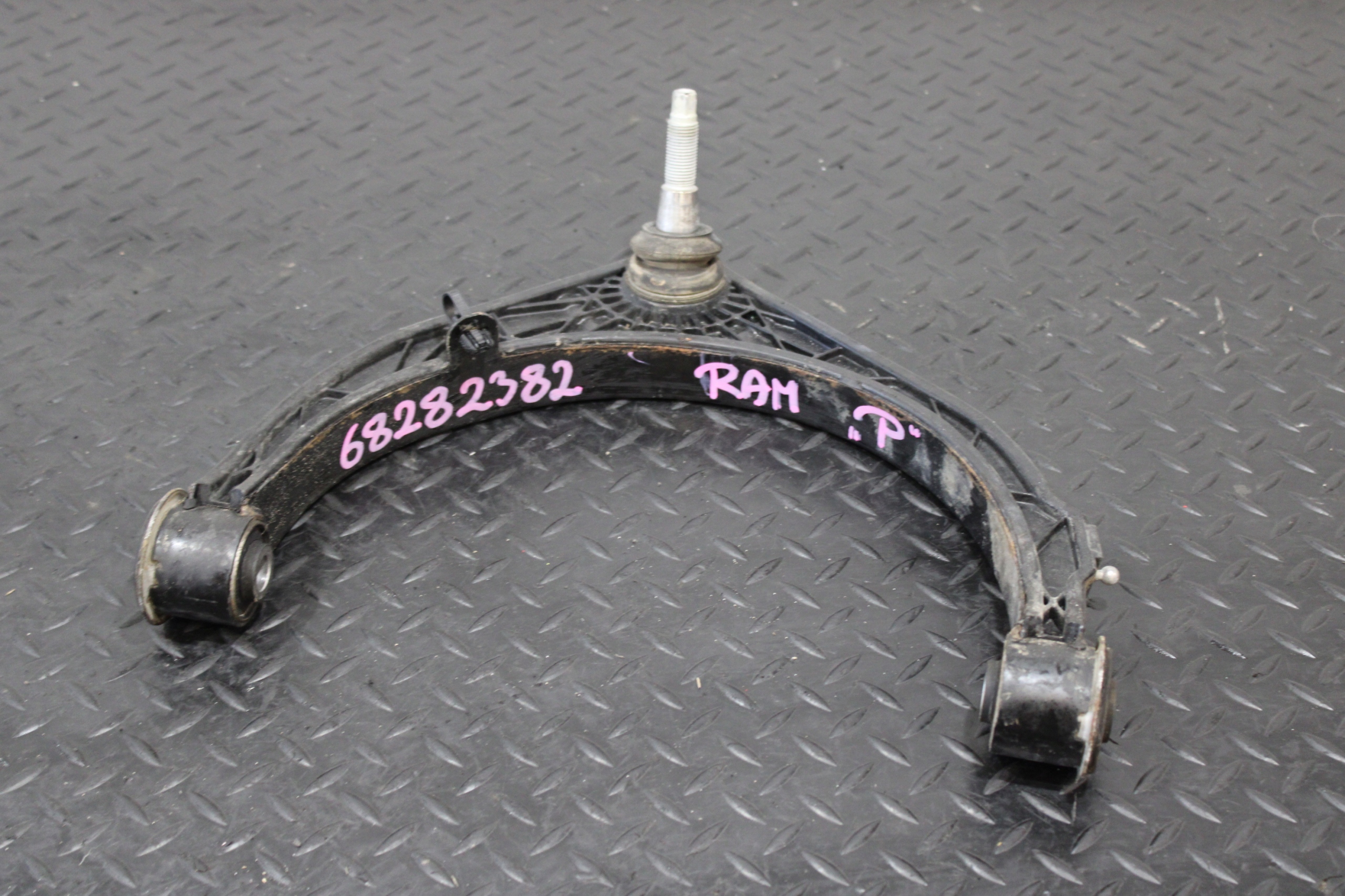 arm right front DODGE RAM V 5 68282382