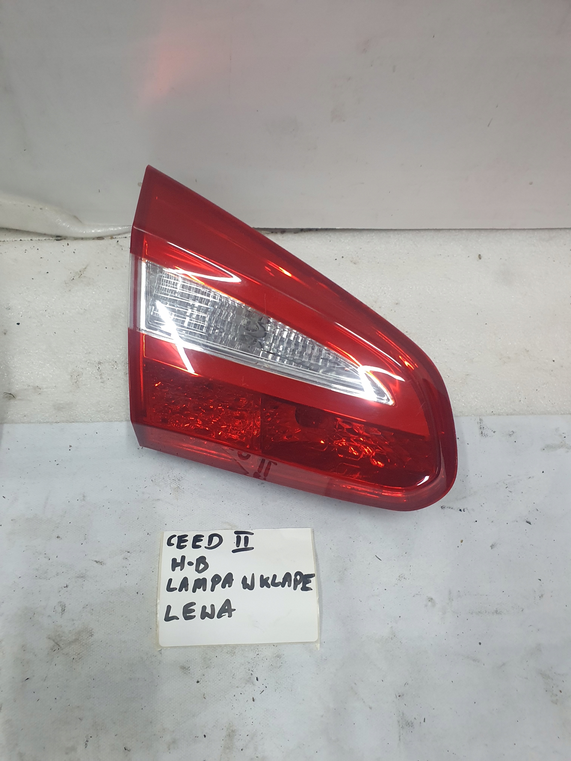 Лампа ліва задня в люку KIA CEED II HB 92403-a2200